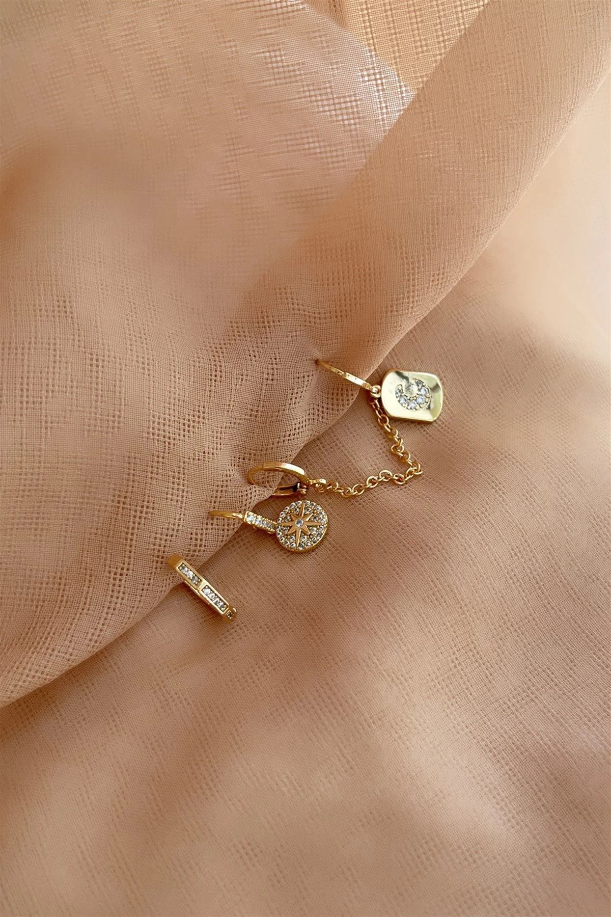 Crescent Özel Seri Küpe