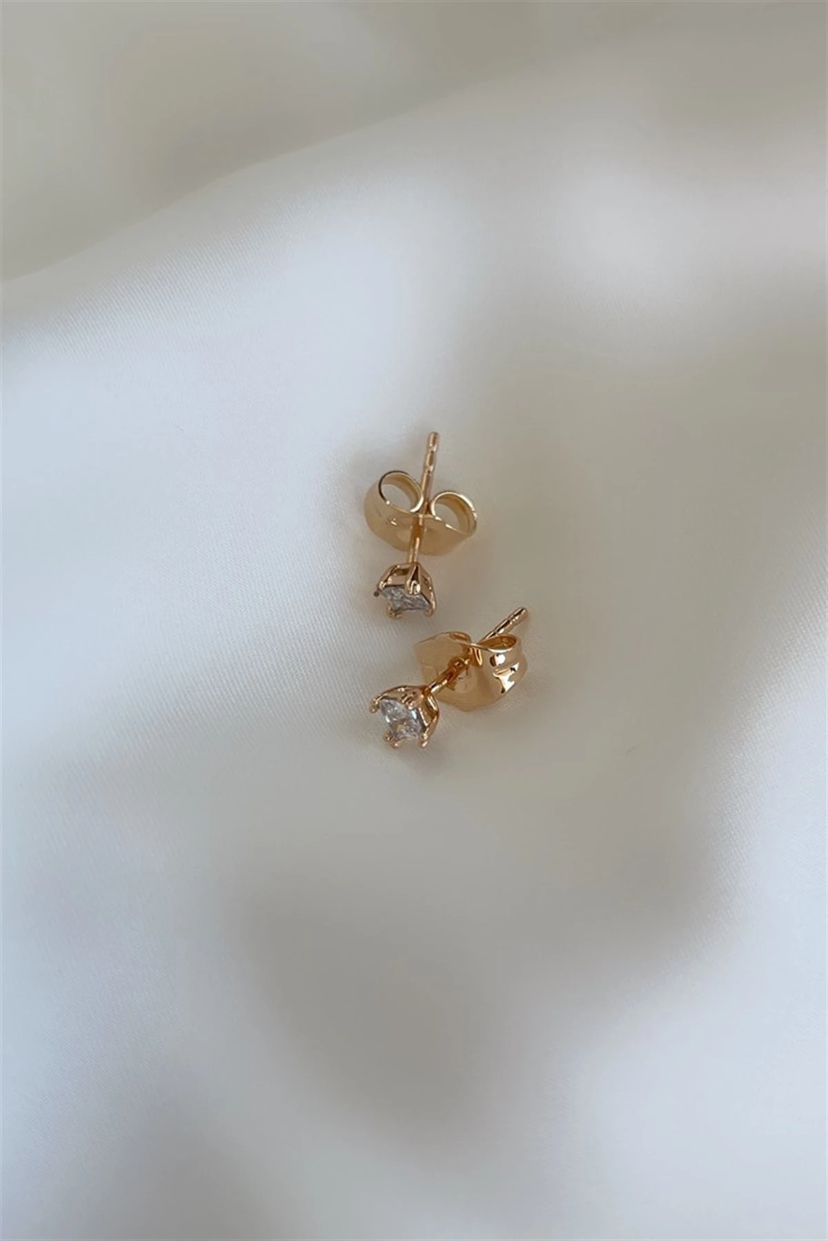 Tek Taş Özel Seri Küpe