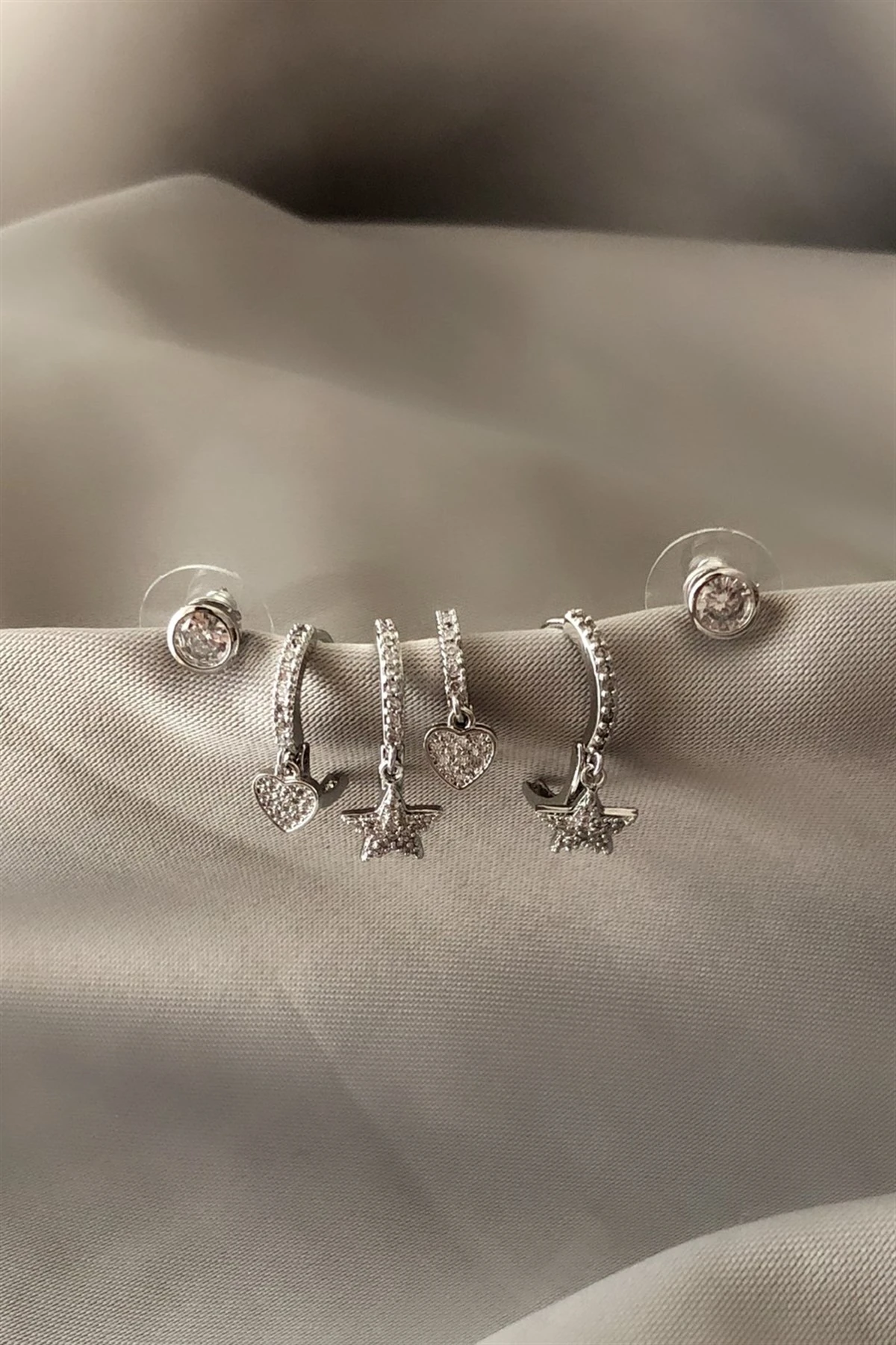 Zirkon Taş Özel Seri Küpe Seti