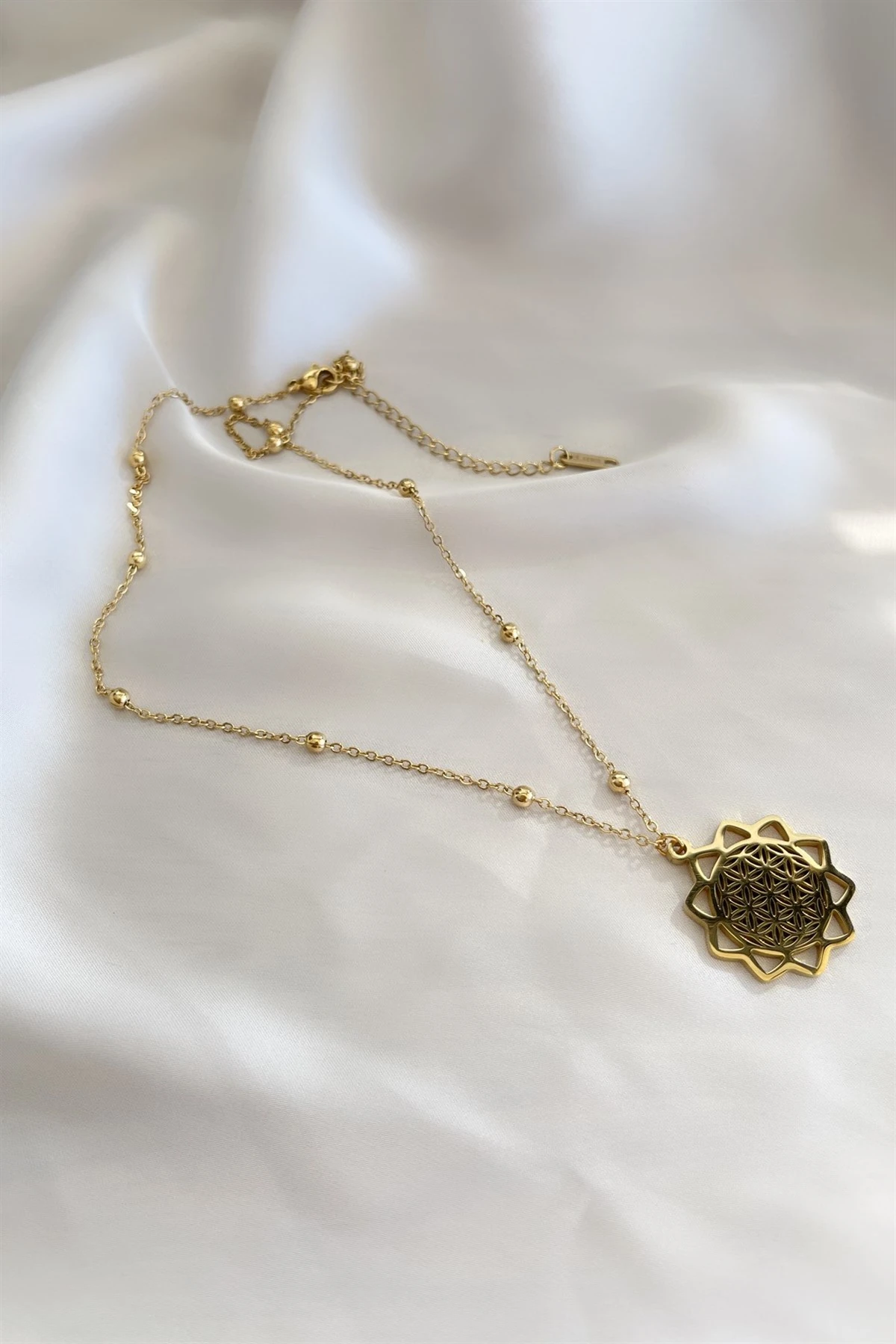 Yaşam Çiçeği Çelik Kolye