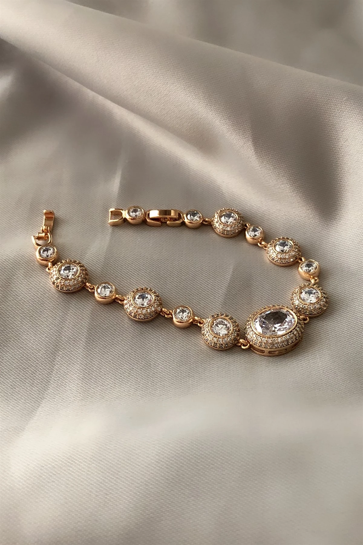 Zirkon Taşlı Özel Seri Bileklik