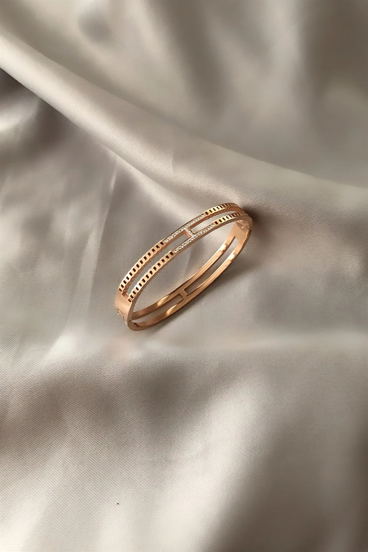 Zirkon Taşlı Çelik Kelepçe Bileklik