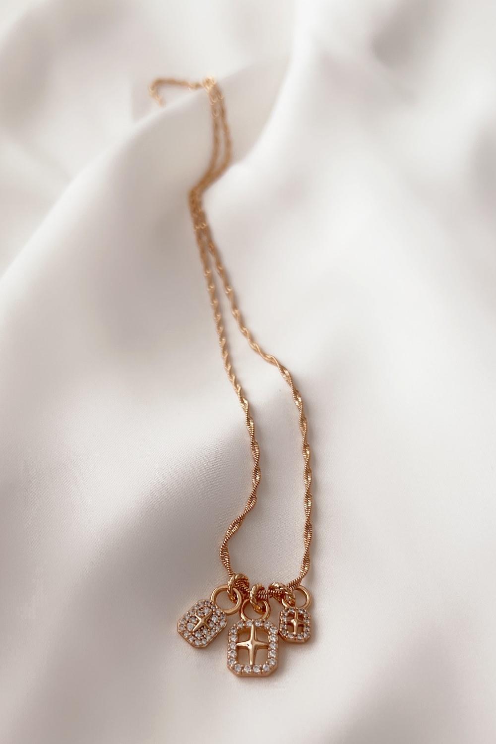 Chiavi Özel Seri Kolye