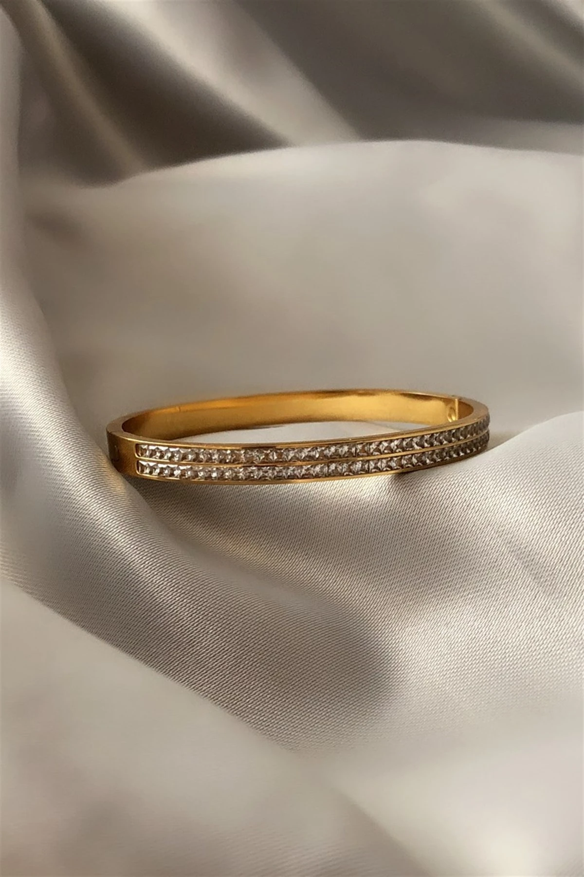 Çift Sıra Zirkon Taşlı Çelik Kelepçe Bileklik