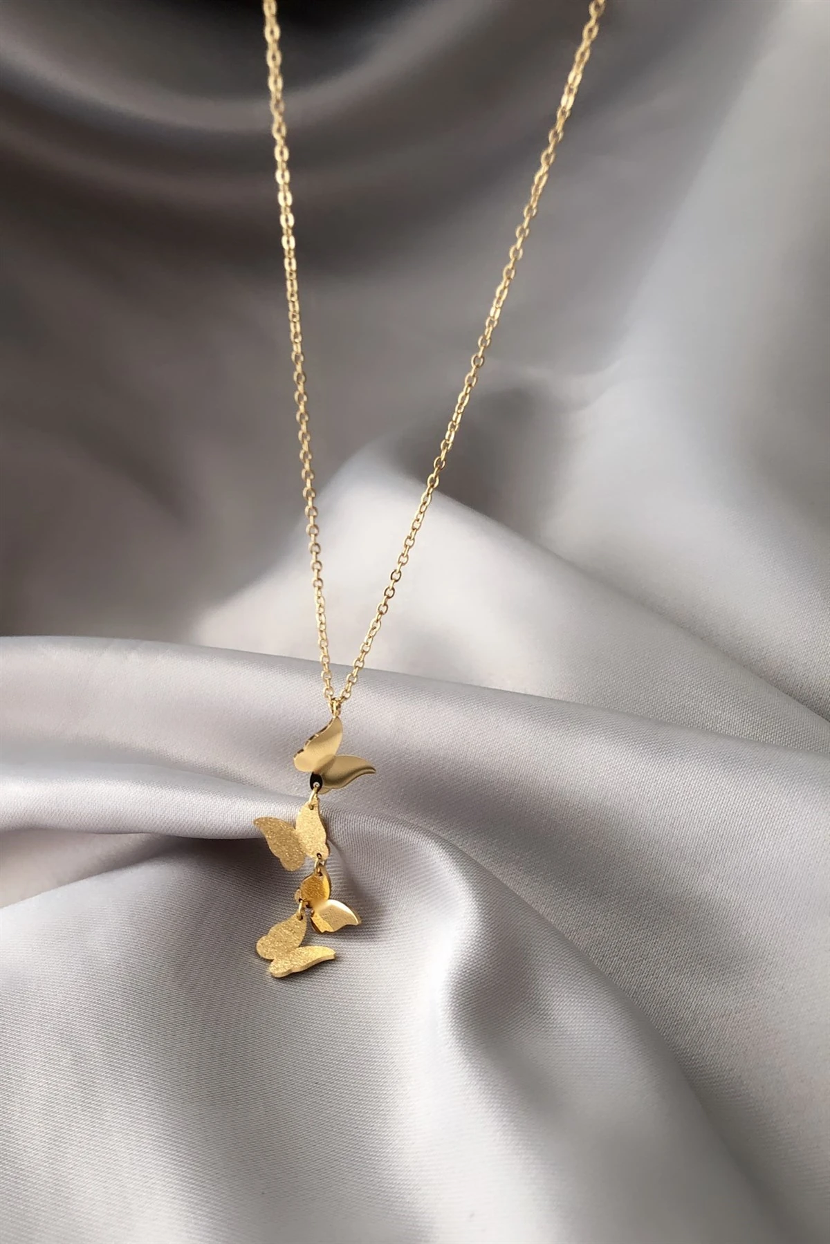 Kelebekli Çelik Kolye