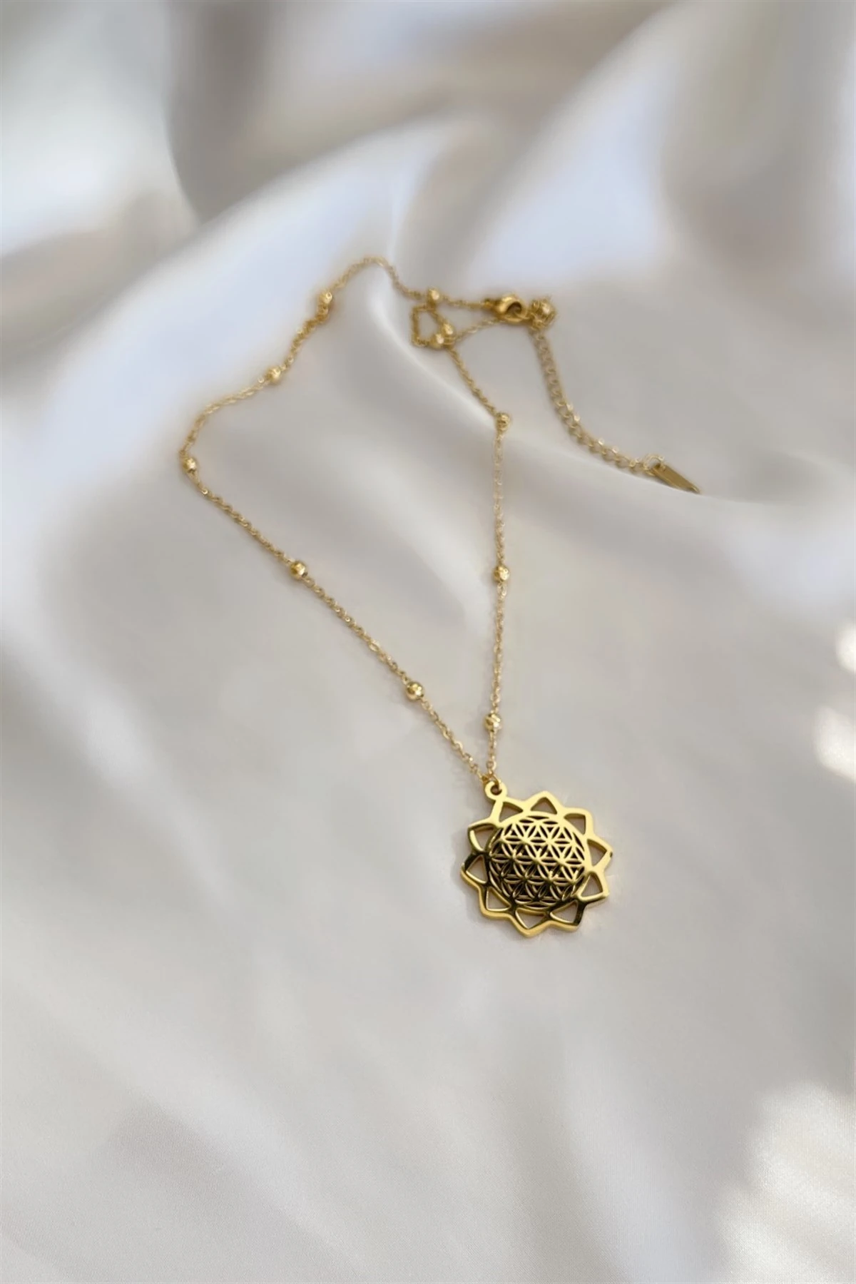 Yaşam Çiçeği Çelik Kolye