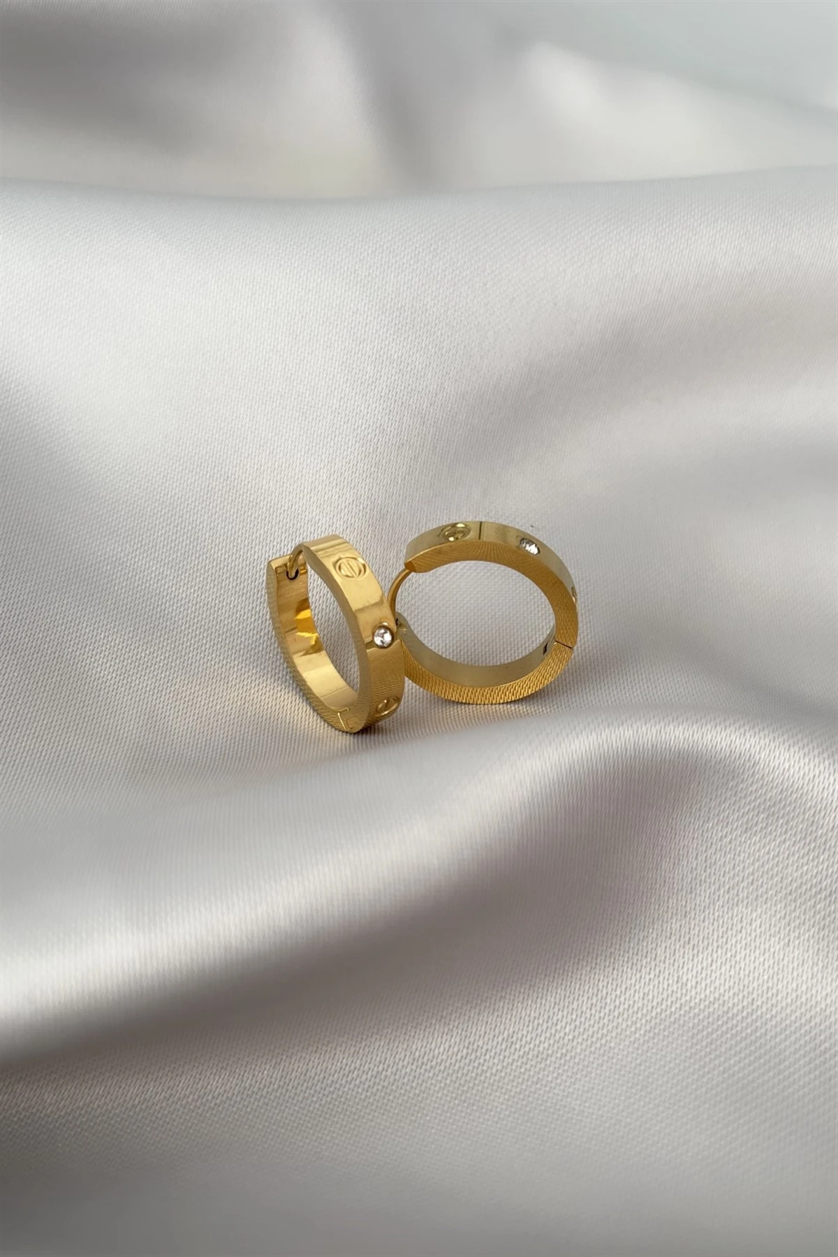 Zirkon Taşlı Çelik Küpe 2 Cm