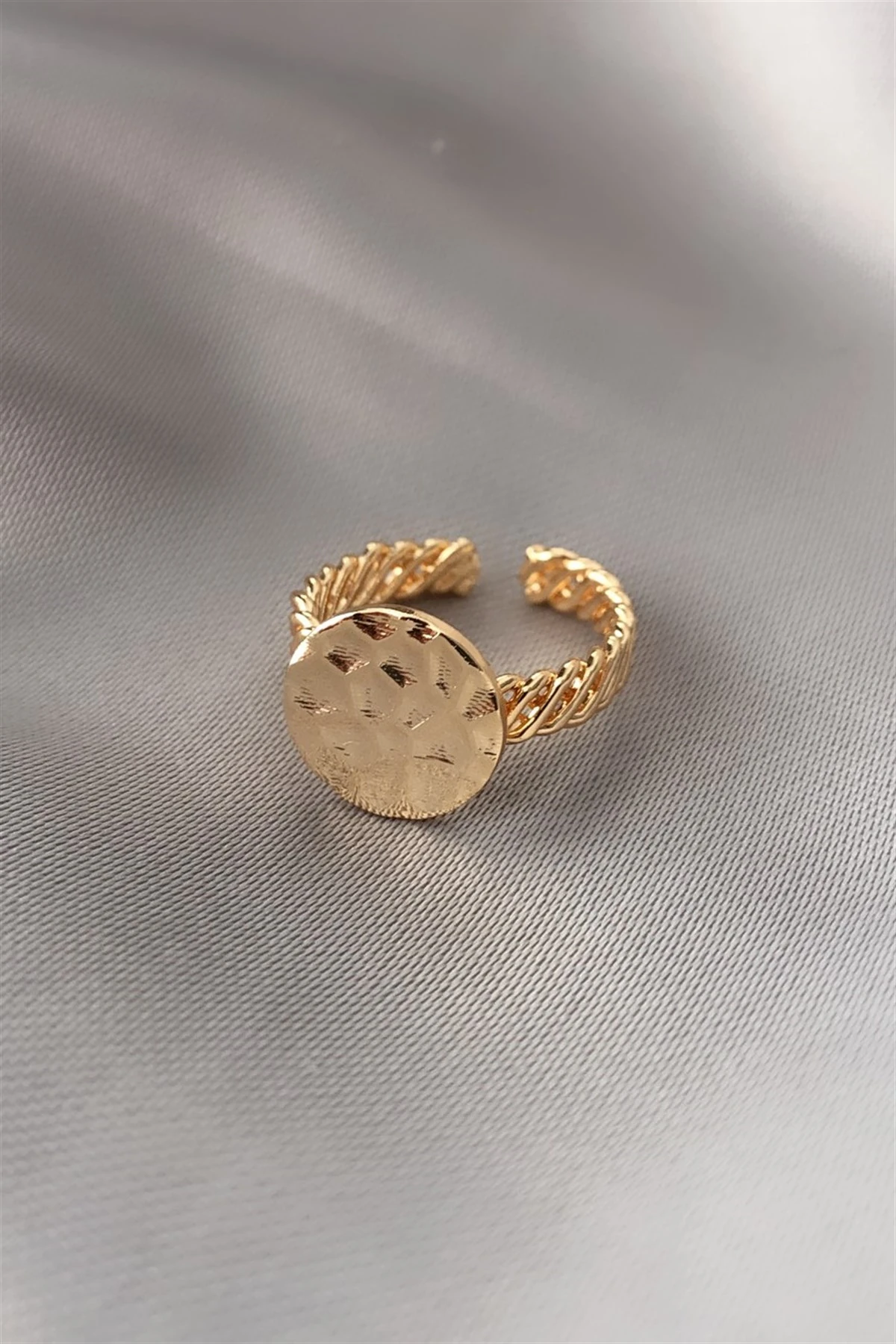 Round Ayarlamalı Yüzük