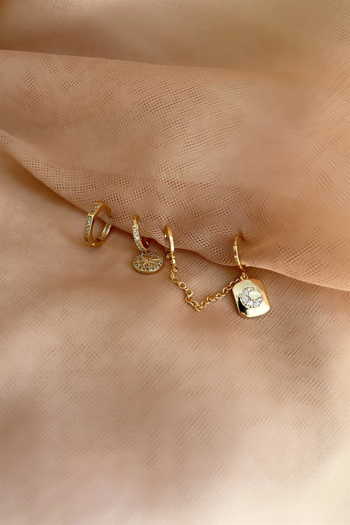 Crescent Özel Seri Küpe