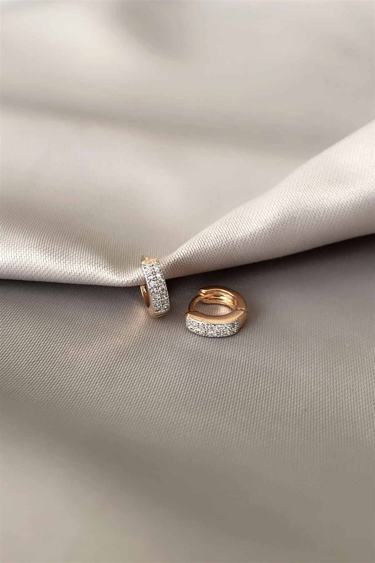 Zirkon Taşlı Özel Seri  Halka Küpe