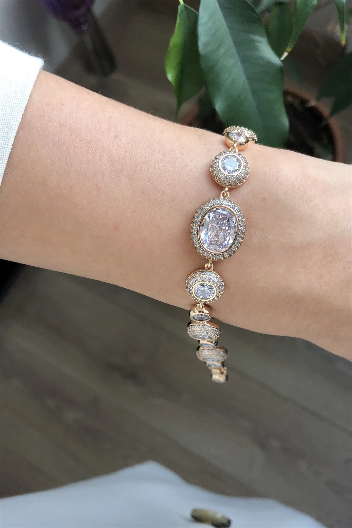 Zirkon Taşlı Özel Seri Bileklik