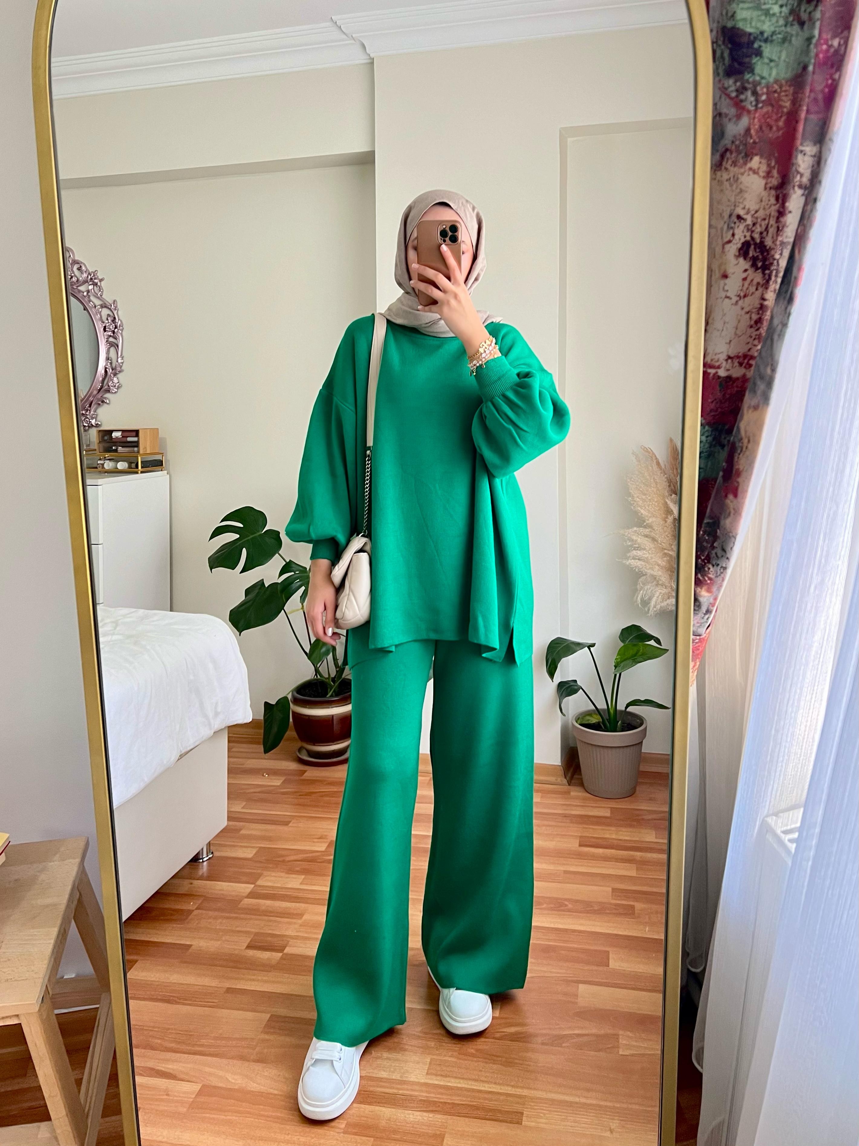 Hena Two-piece Knit Suit - Emerald Green