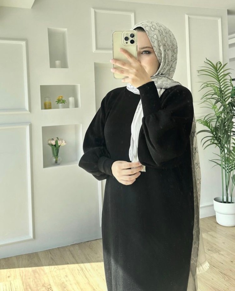 Bubble Sleeve Knit Dress