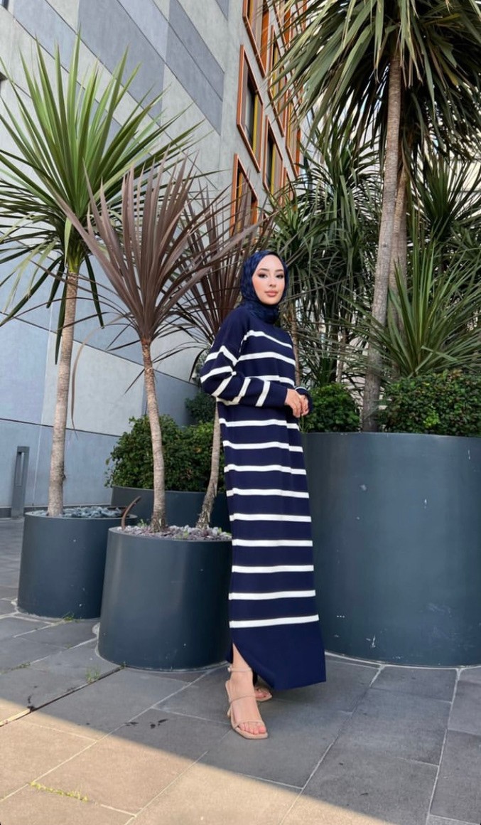 Striped Pattern Long Knit Dress - Navy Blue