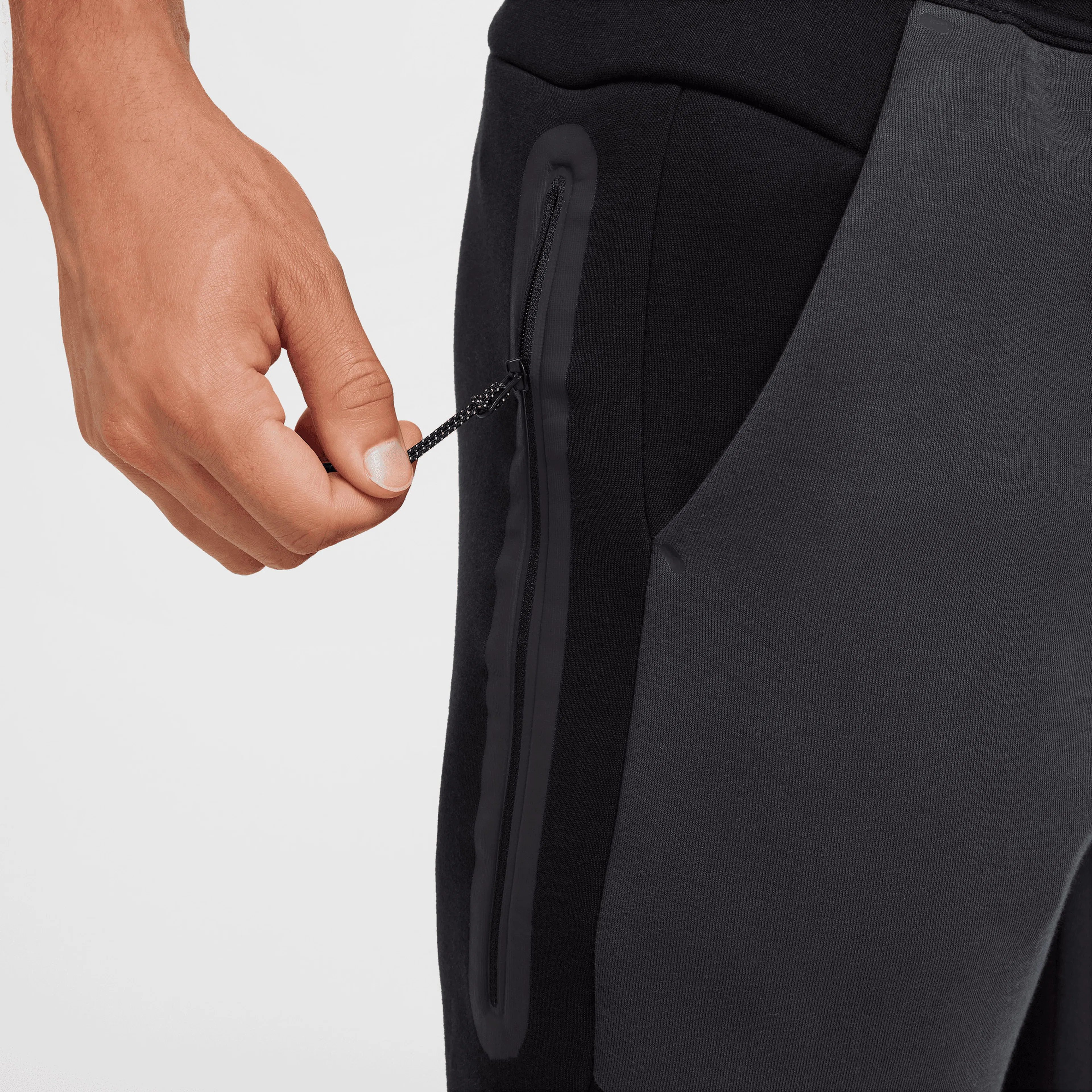 Tech Fleece Eşofman Altı - Black/Anthracite/Green Strike