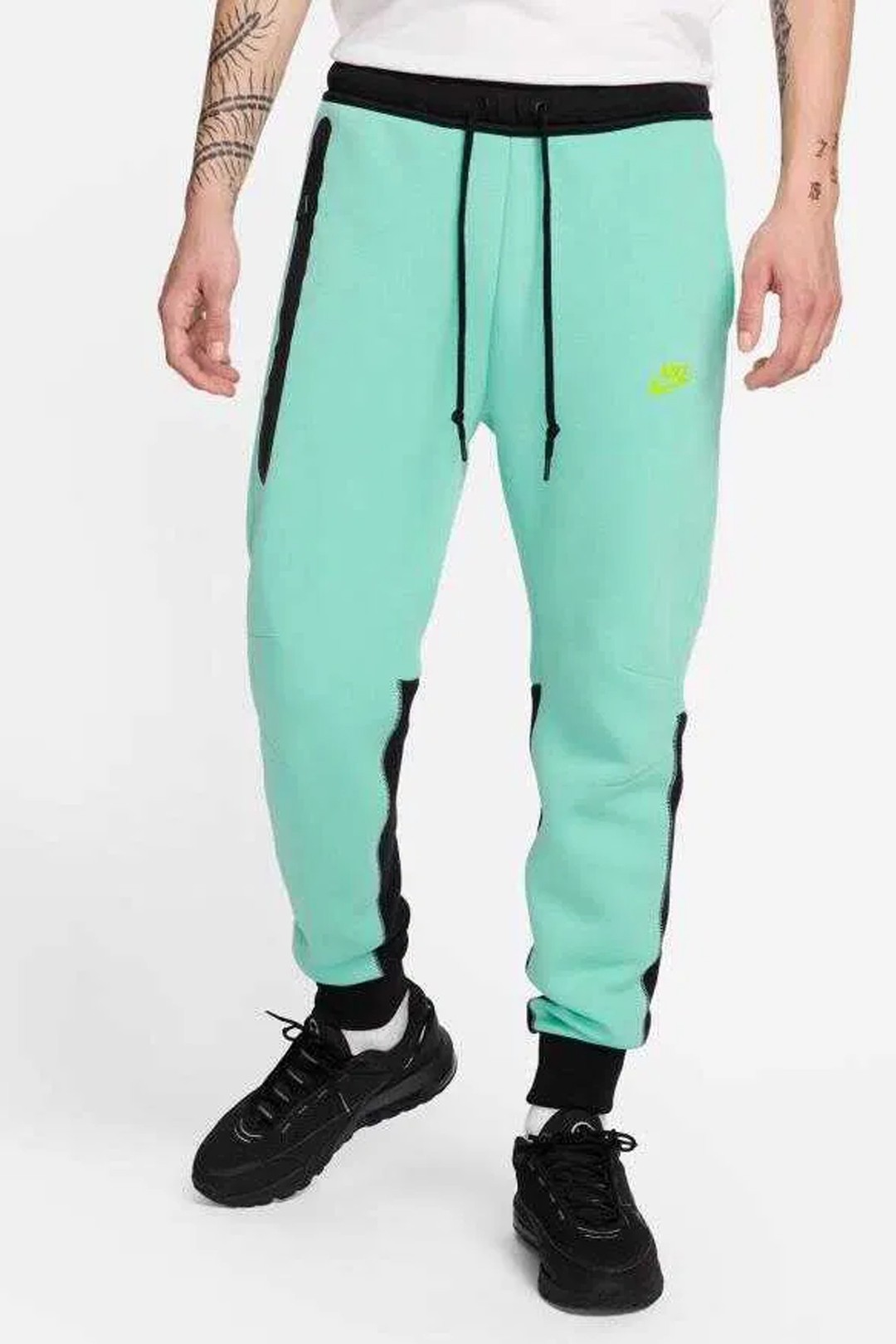 Yeni Tech Fleece Joggers