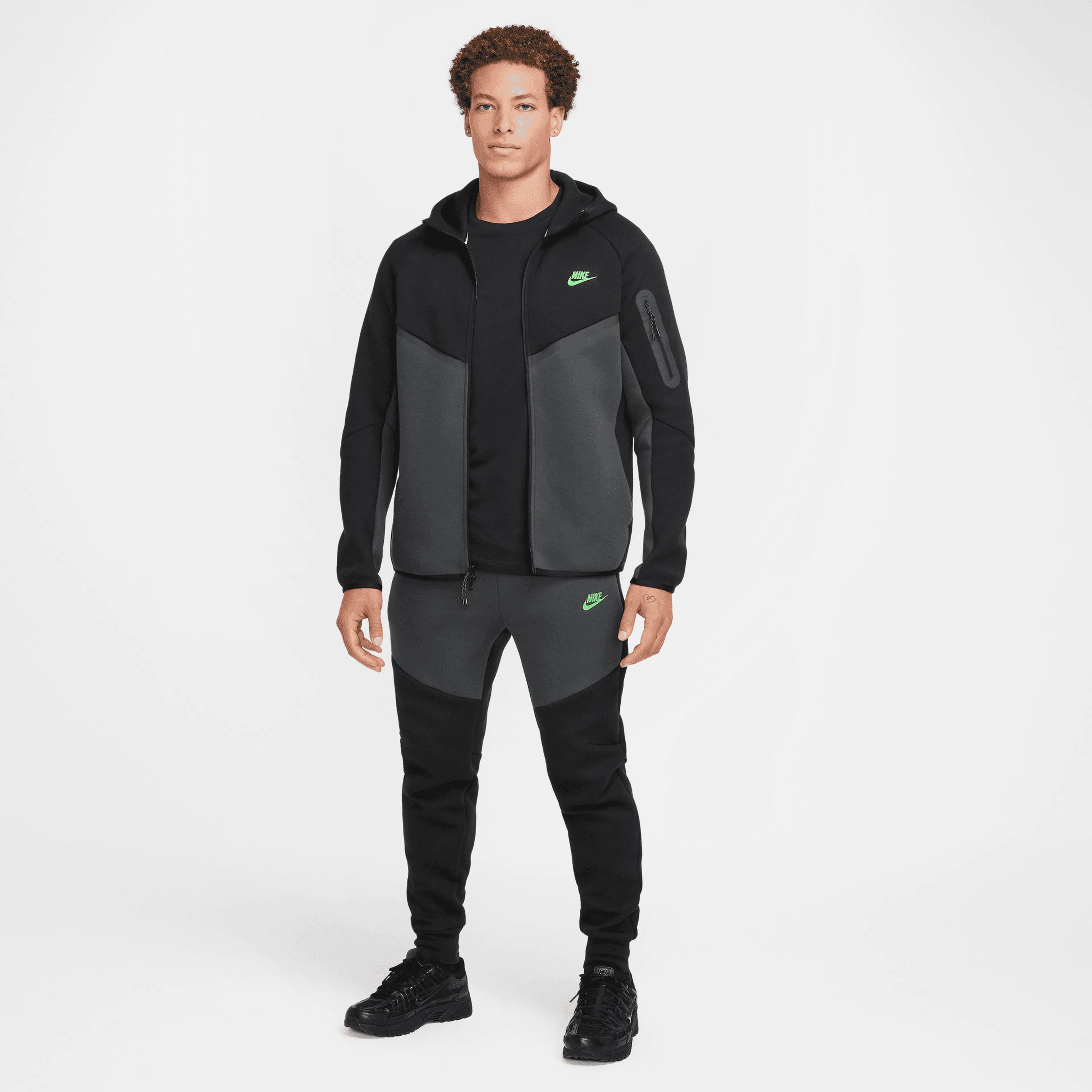 Tech Full-Zip Windrunner Hoodie - Black/Anthracite/Green Strike