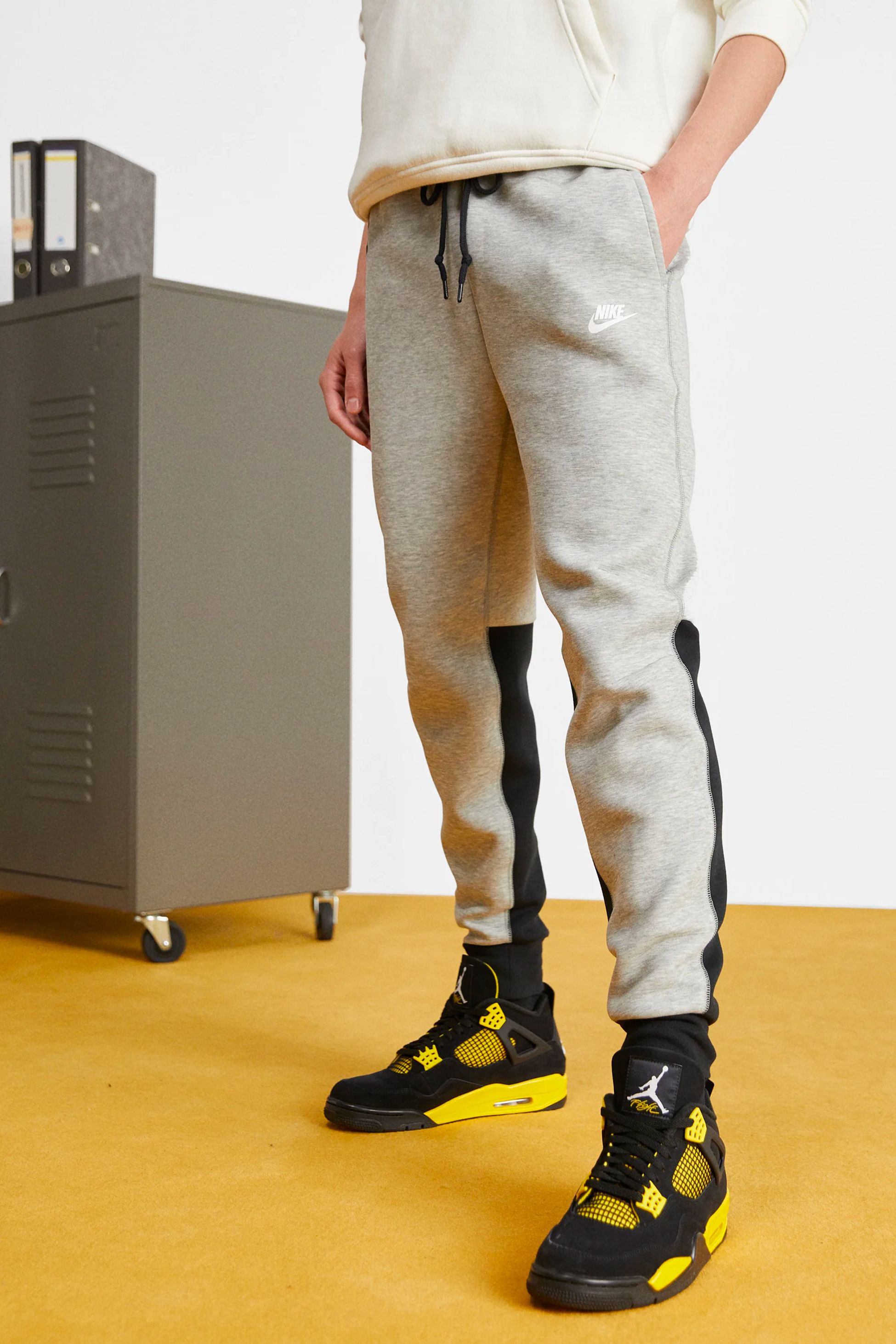 Yeni Tech Fleece Joggers - Dark Grey Heather/Siyah/Beyaz