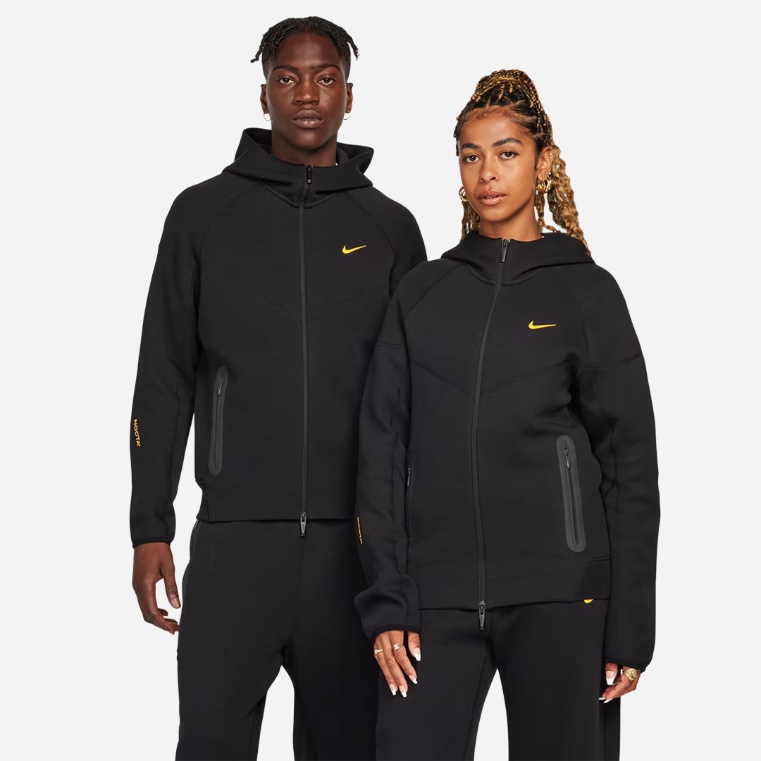 Black/University Gold