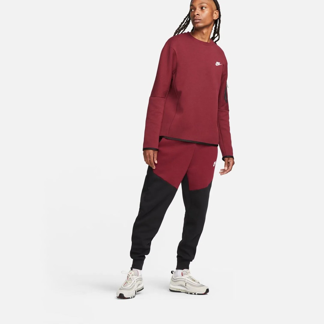Tech Fleece Joggers - Black/Dark Beetroot/Phantom