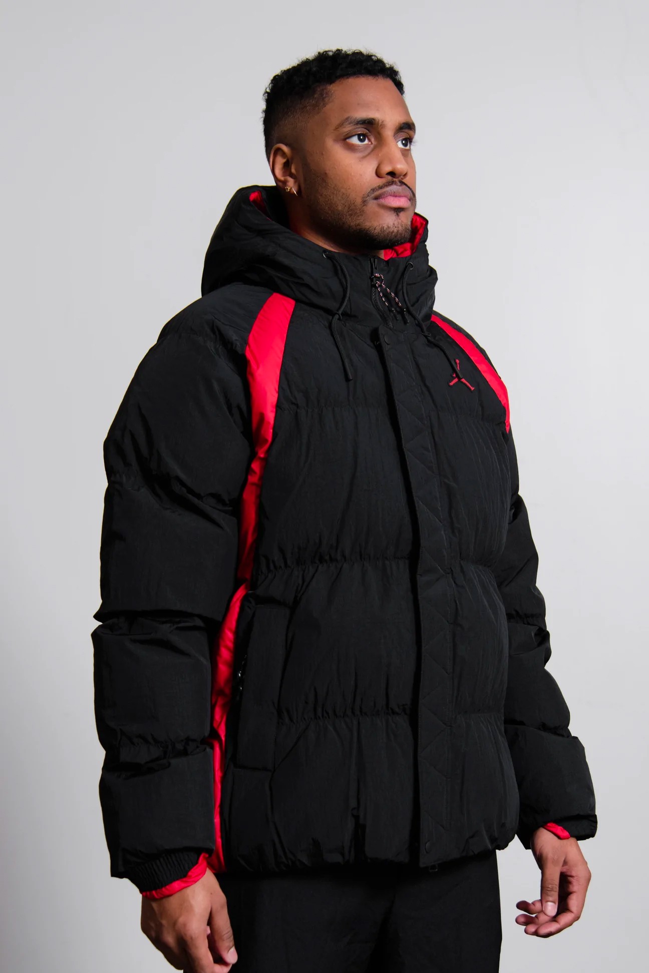 JORDAN Essentials Puffer Jacket Black/Red (Orijinal üründür)