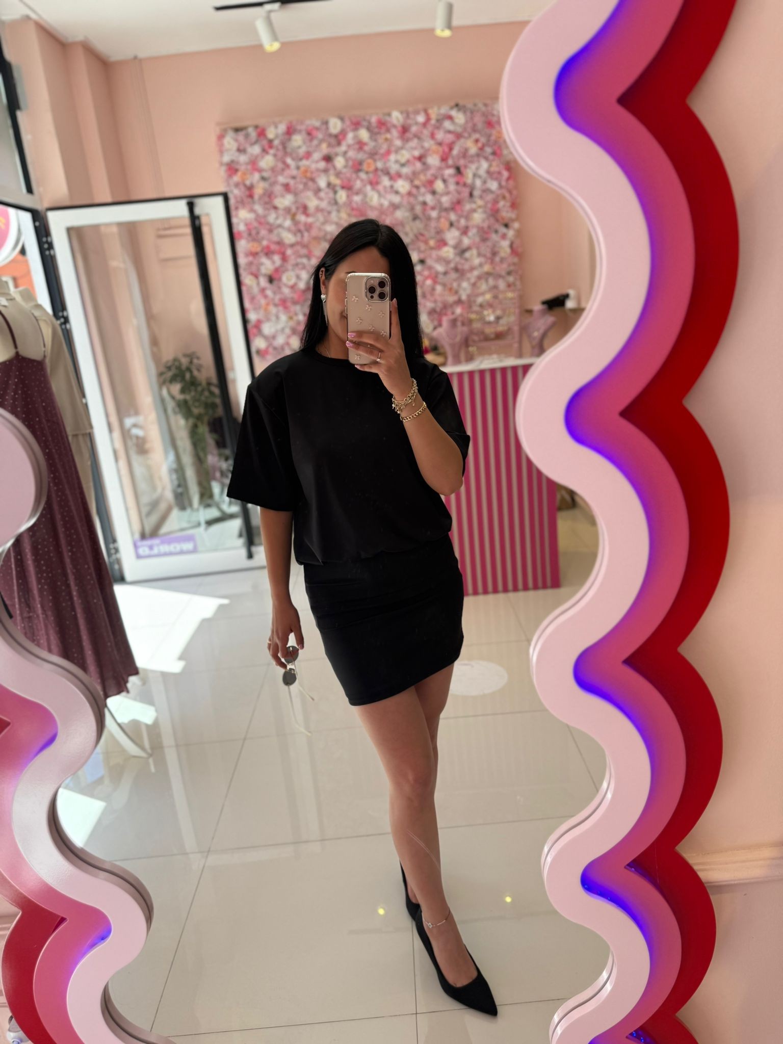 🖤 Minimal Şıklık, Maksimum Etki! Siyah Elbise 