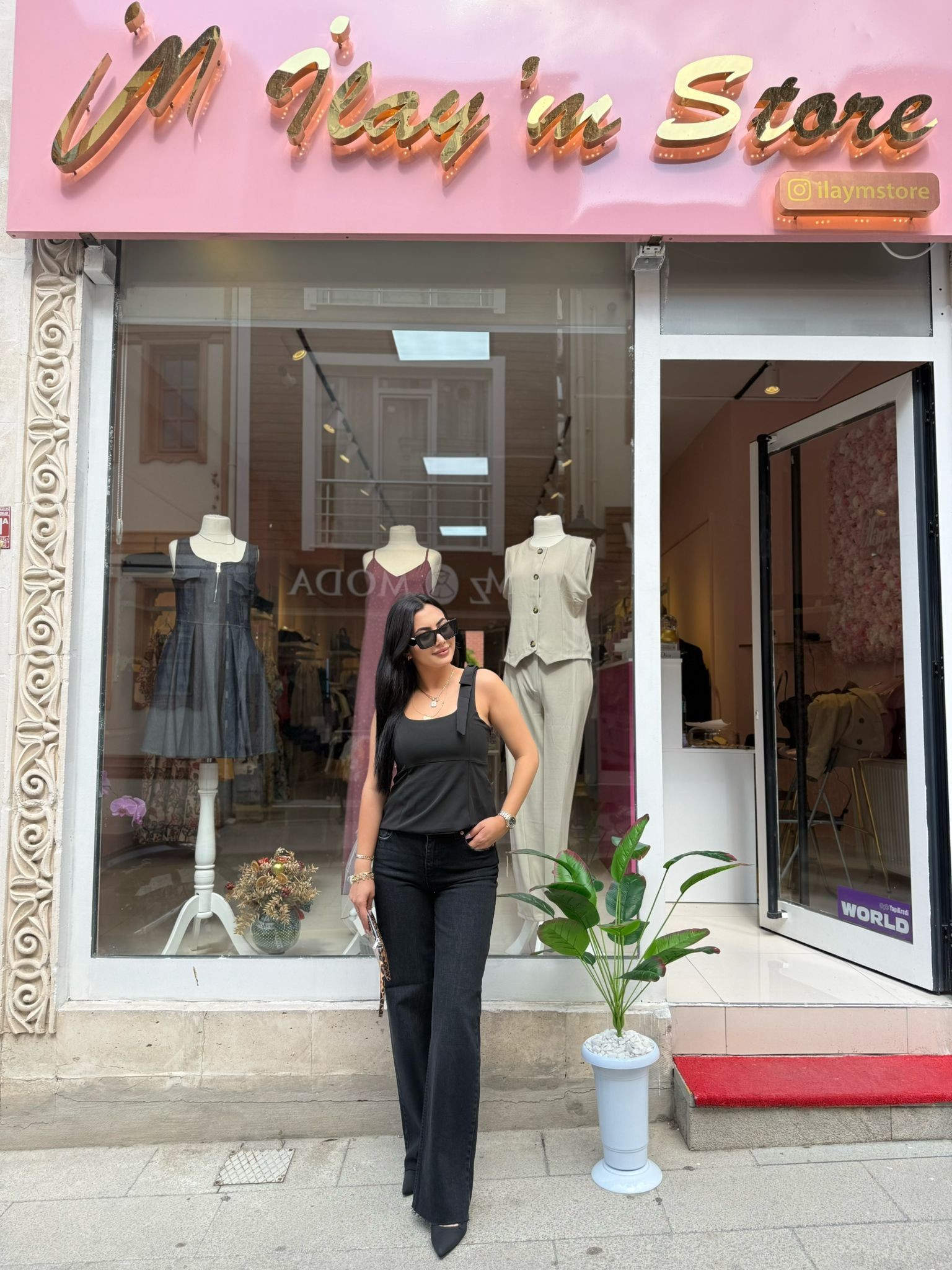 🖤 Siyah ve Pembe Fiyonk Askılı Bluz 🖤