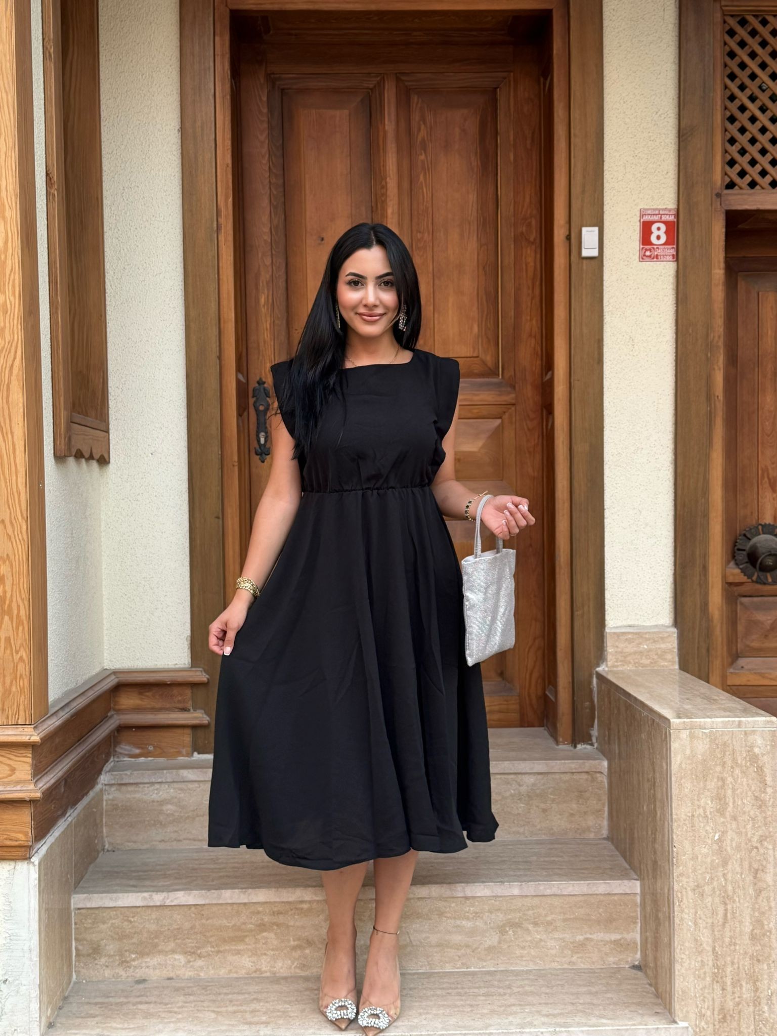 ✨ “Nar çiçeği/Siyah Elbise--Sade ama şık olmanın sırrı bu elbisede gizli!”