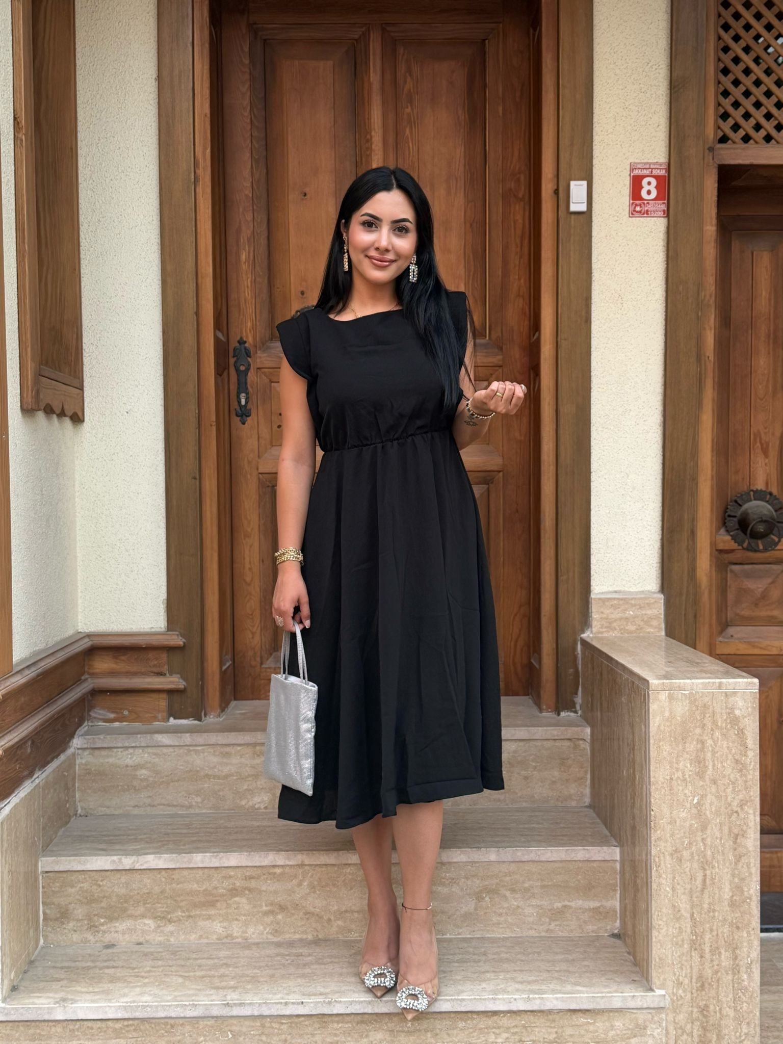 ✨ “Nar çiçeği/Siyah Elbise--Sade ama şık olmanın sırrı bu elbisede gizli!”