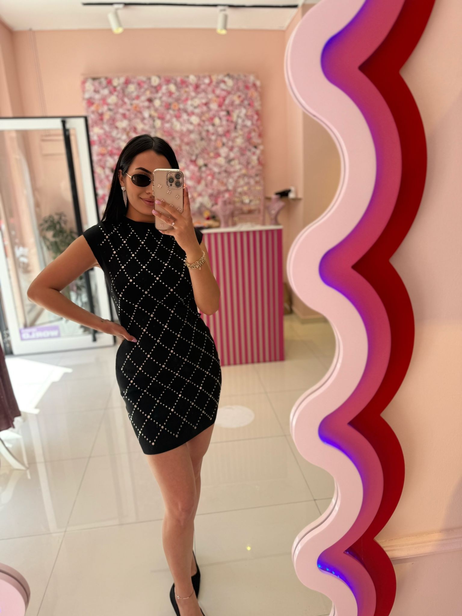 ✨ Geceye Hazır Mı Bu Şıklık? Zımba Detaylı Elbise 