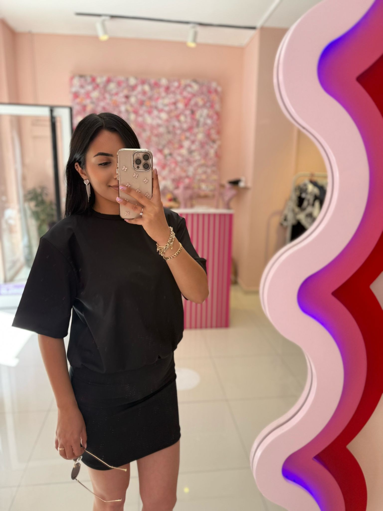 🖤 Minimal Şıklık, Maksimum Etki! Siyah Elbise 