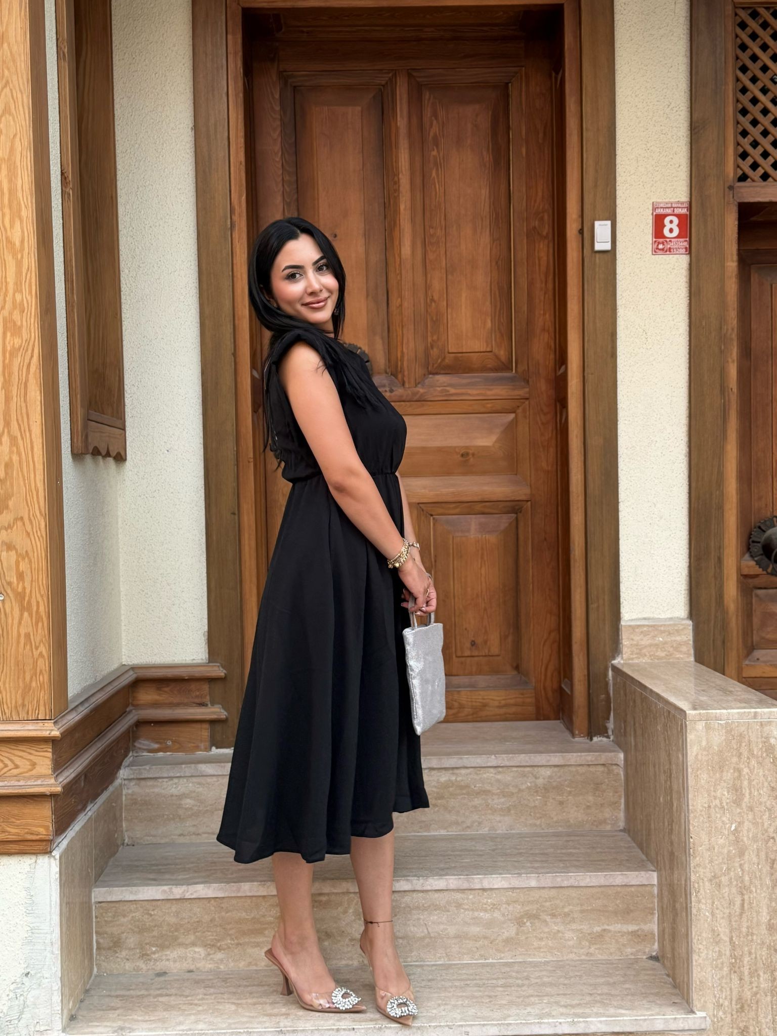 ✨ “Nar çiçeği/Siyah Elbise--Sade ama şık olmanın sırrı bu elbisede gizli!”