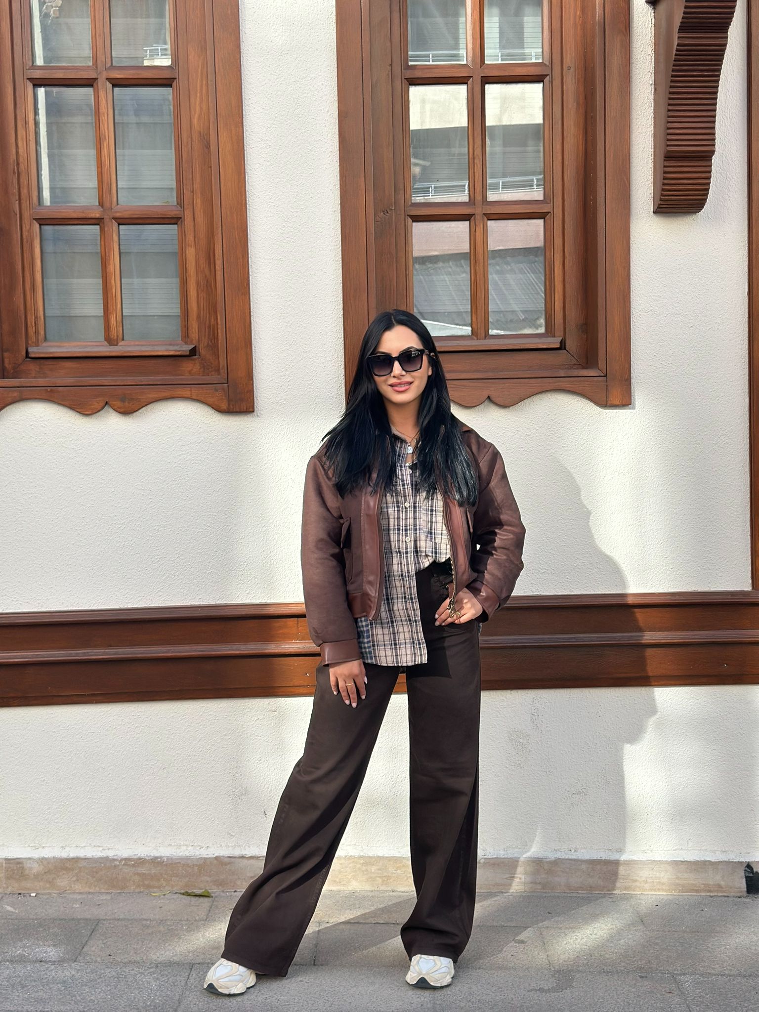 Kısa Deri Görünümlü Mont