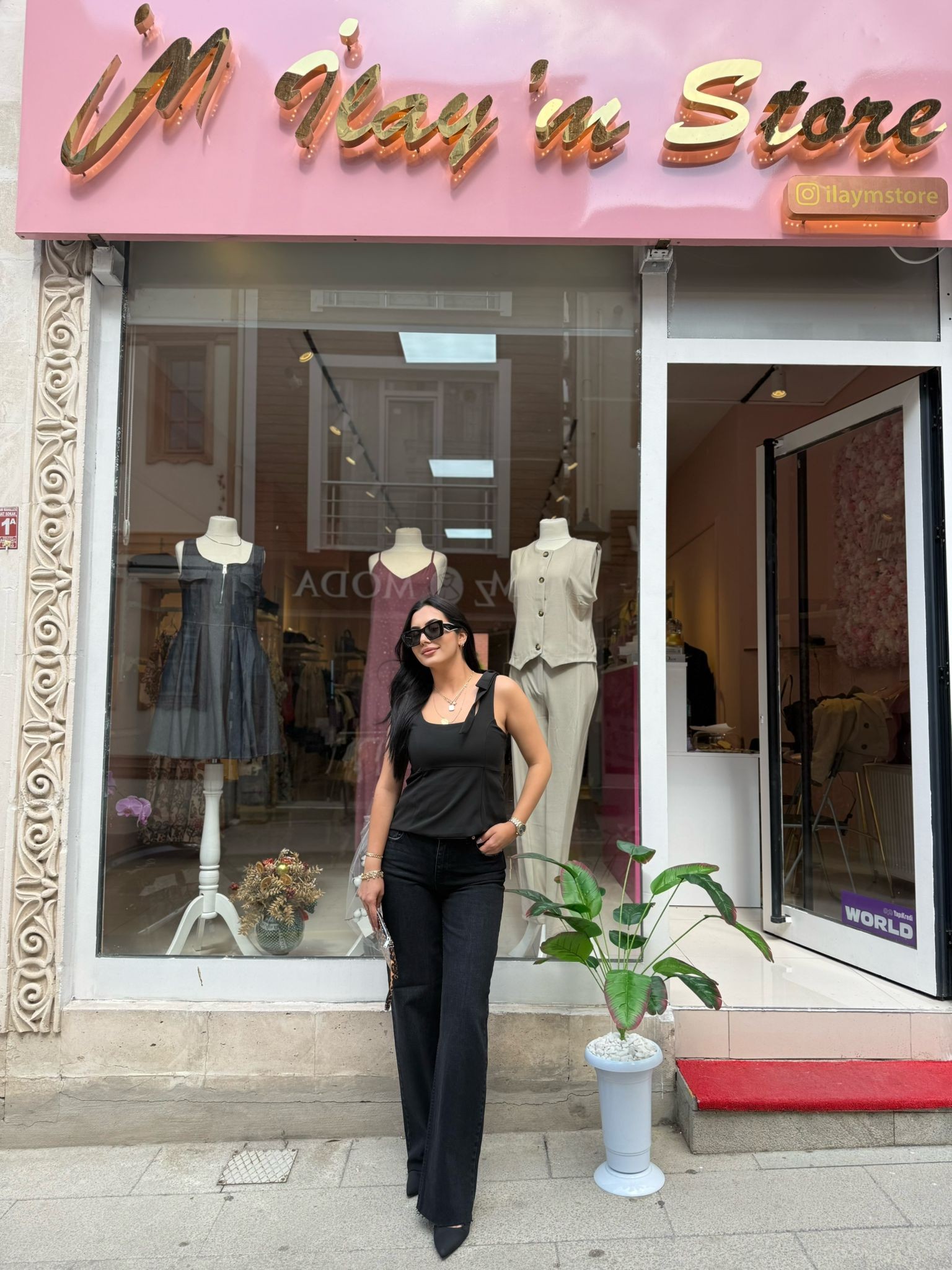 🖤 Siyah ve Pembe Fiyonk Askılı Bluz 🖤