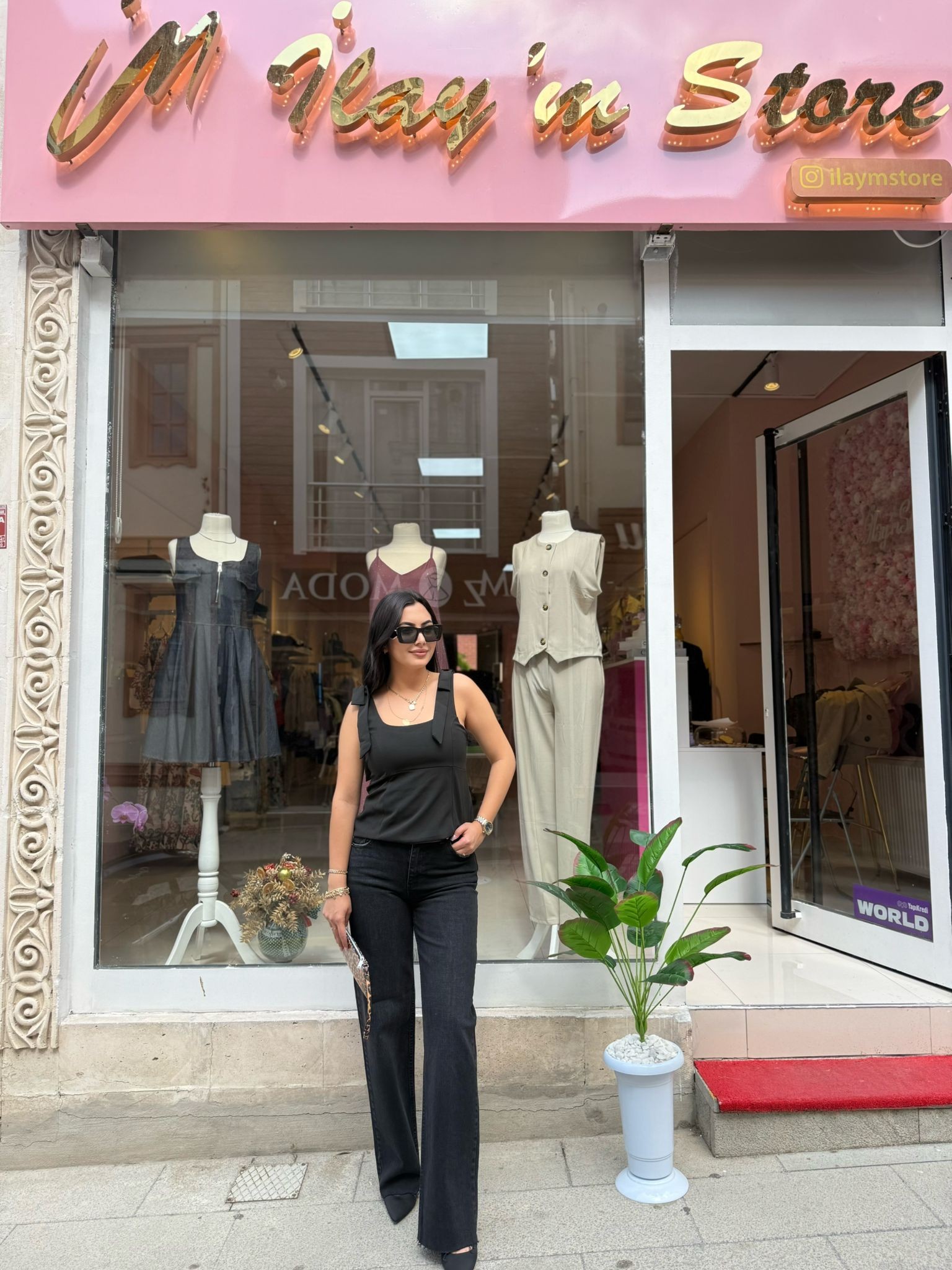 🖤 Siyah ve Pembe Fiyonk Askılı Bluz 🖤