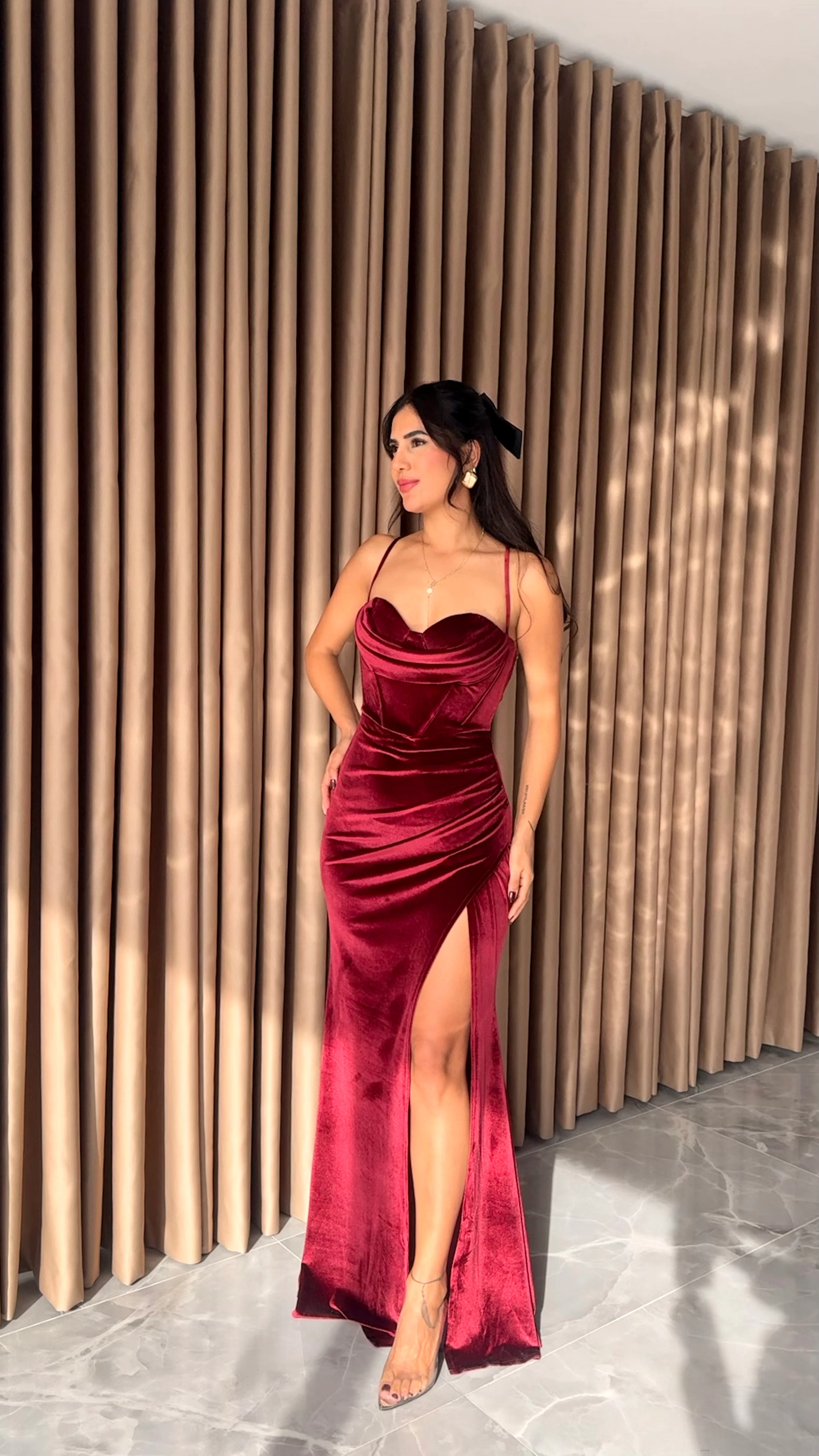 Kadife Derin Yırtmaçlı Elbise