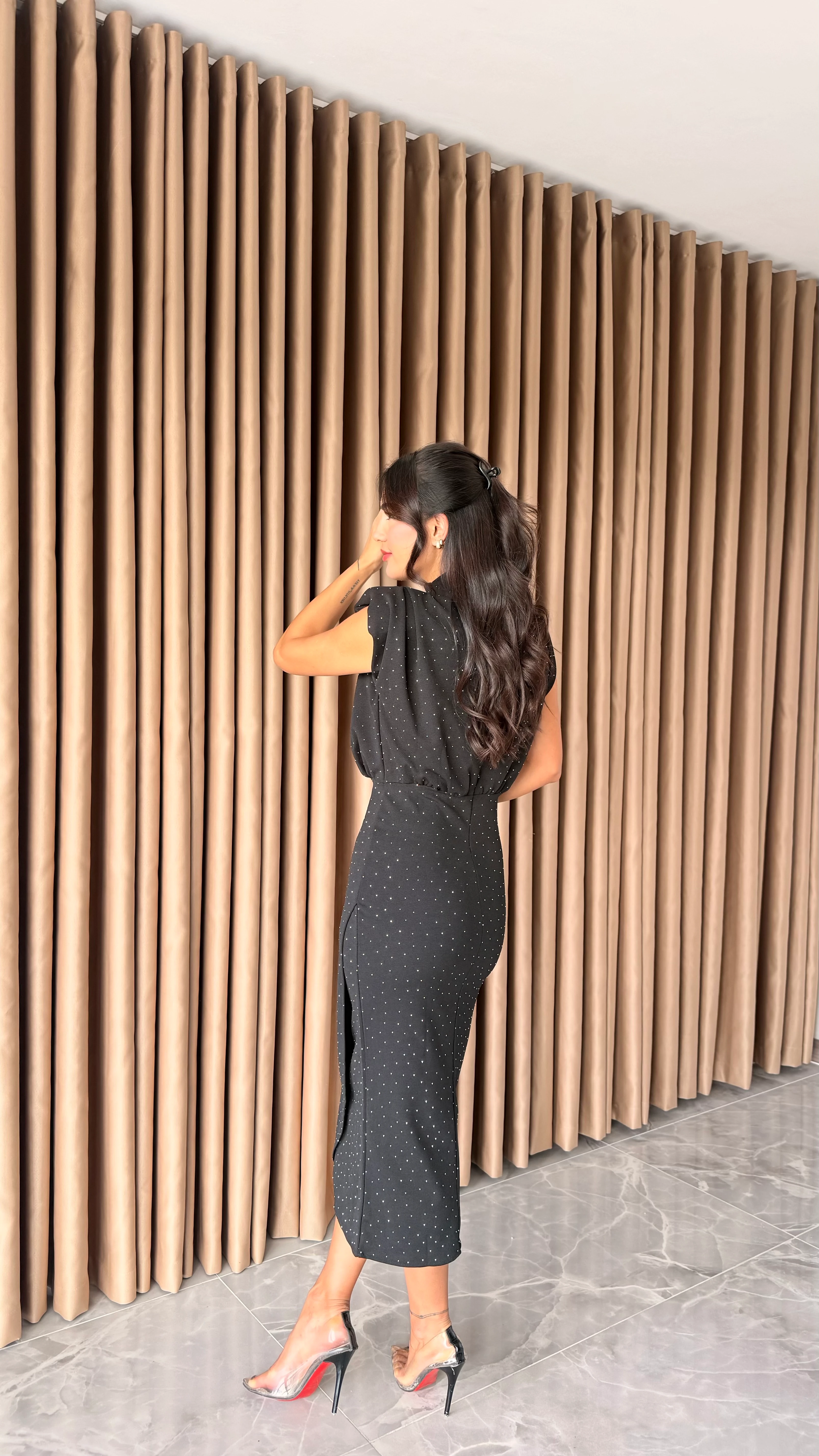 Dik Yaka Pullu Midi Elbise