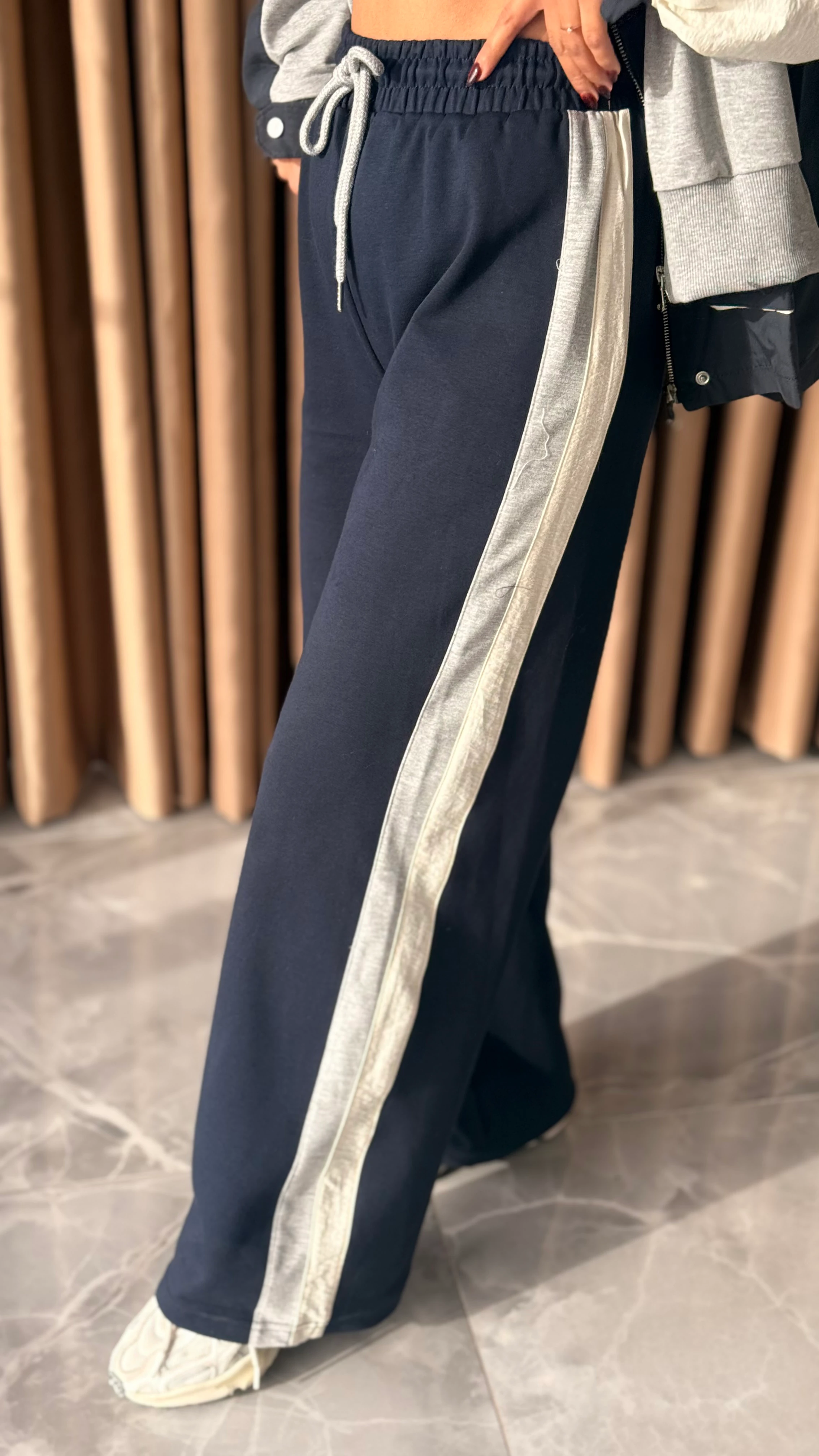 Lacivert Gri Kapşonlu Garnili Takım