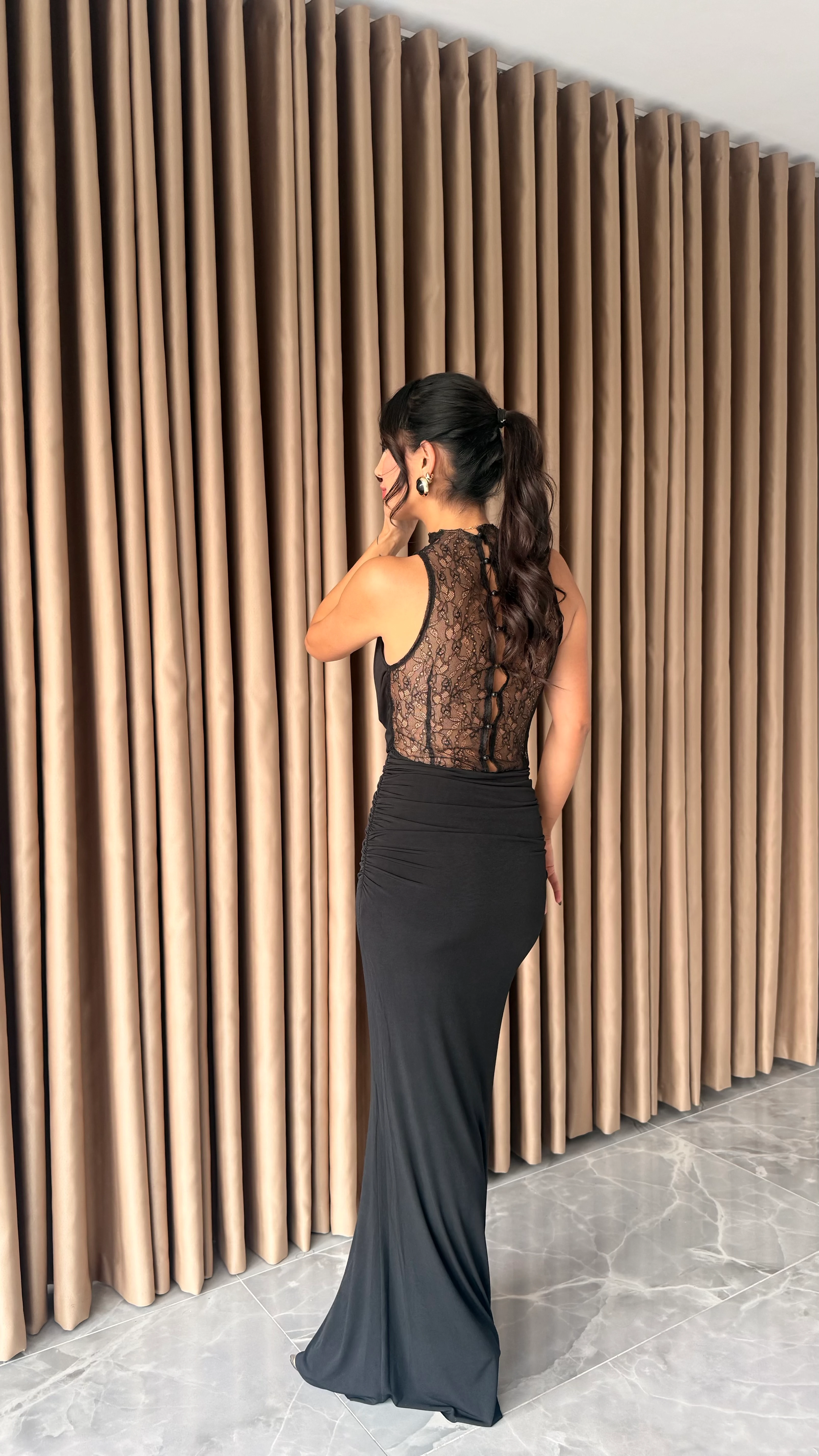 Dantel Sırt Dekolteli Maxi Elbise ( Ön Sipariştedir. Çıkış tarihi 4 Aralık )