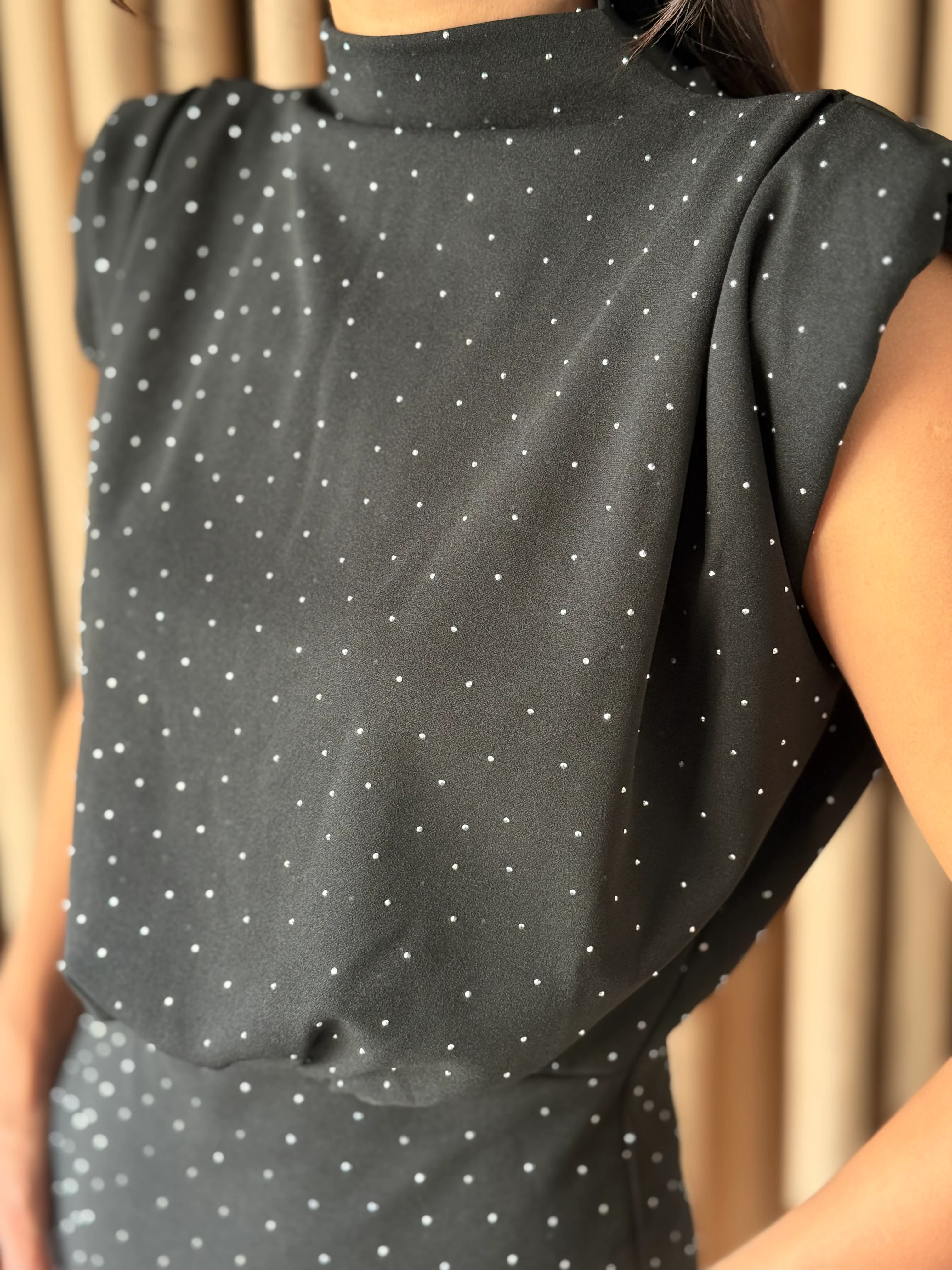 Dik Yaka Pullu Midi Elbise