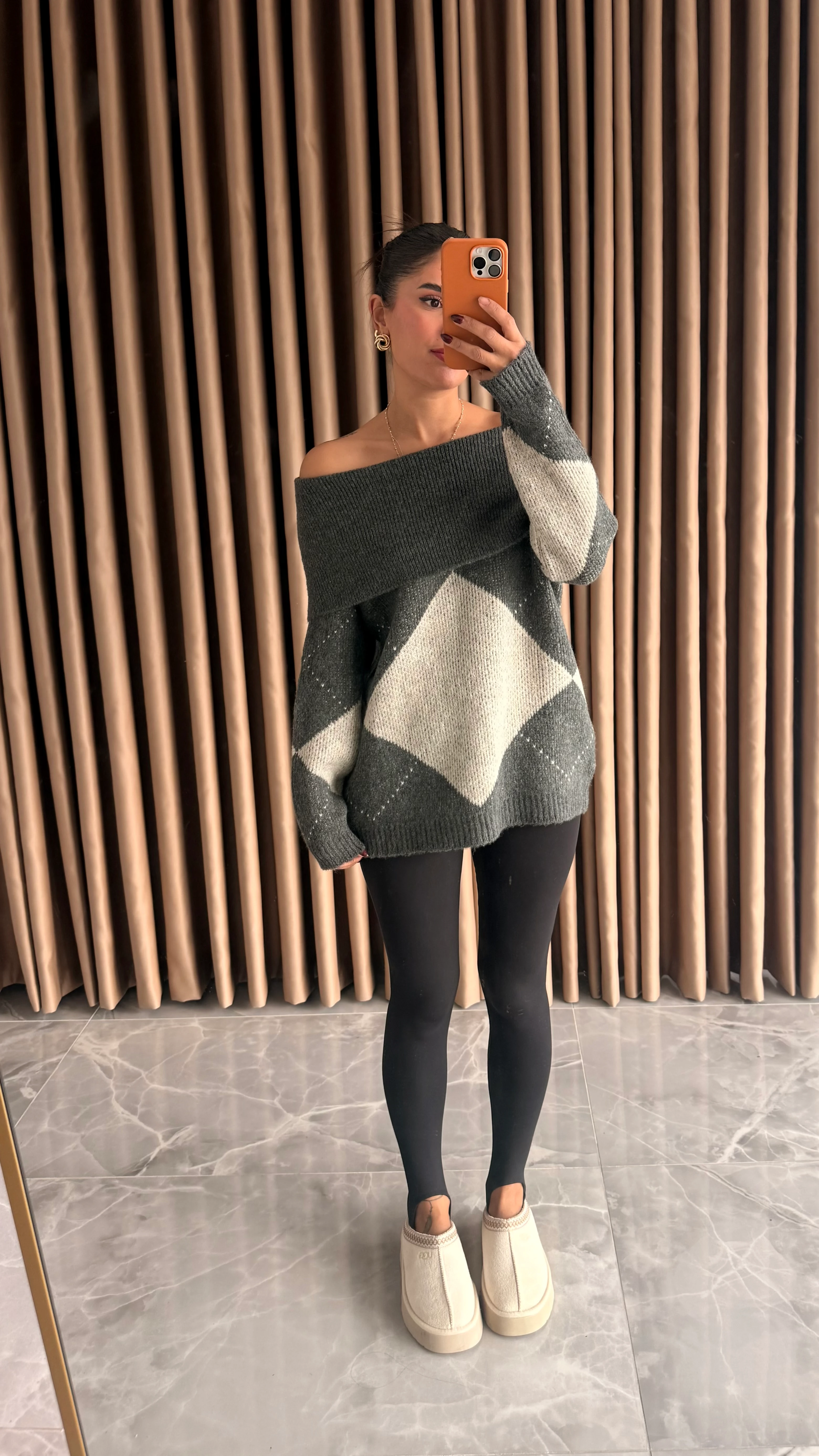 Madonna Yaka Baklava Desen Kazak