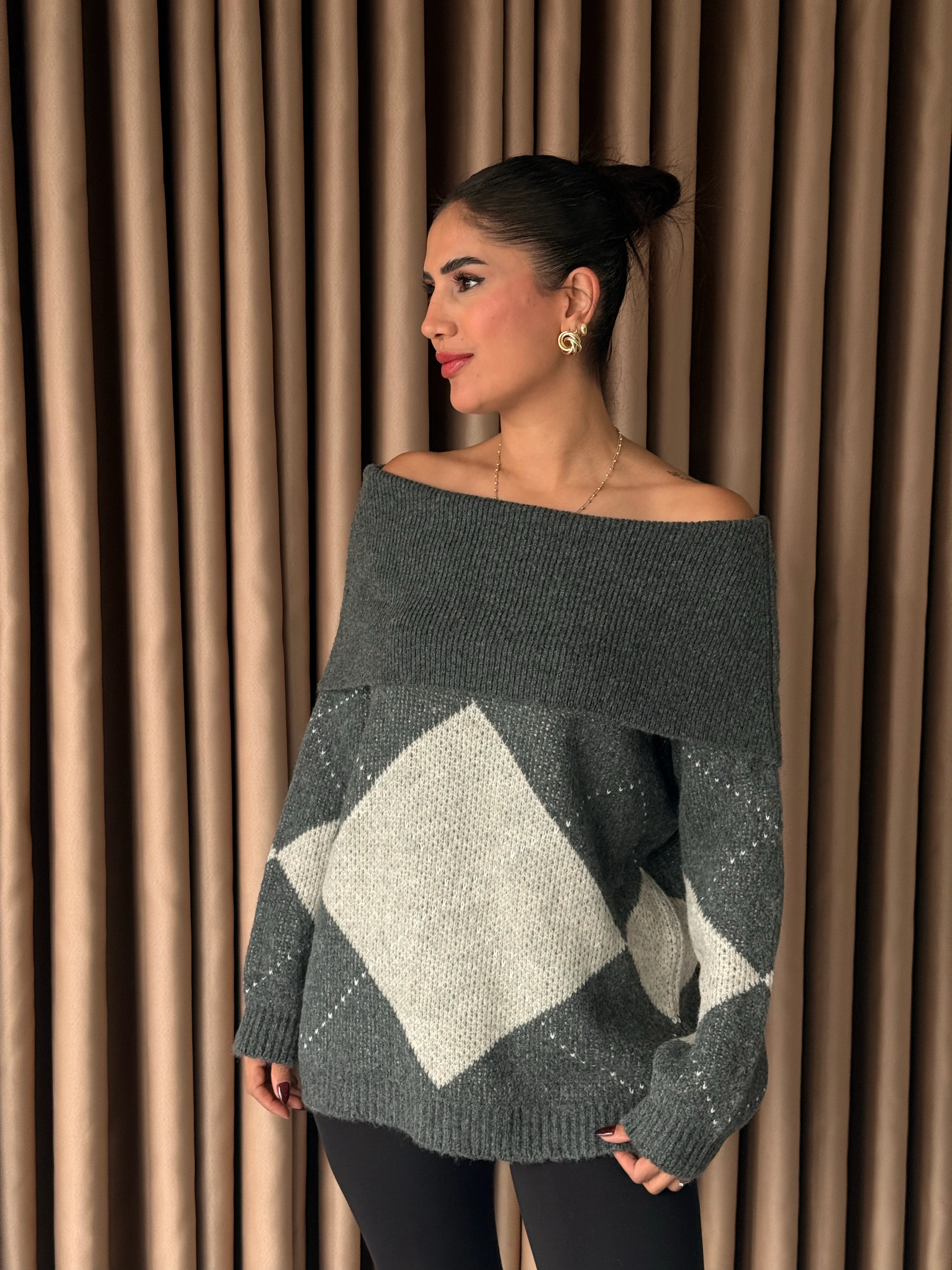 Madonna Yaka Baklava Desen Kazak