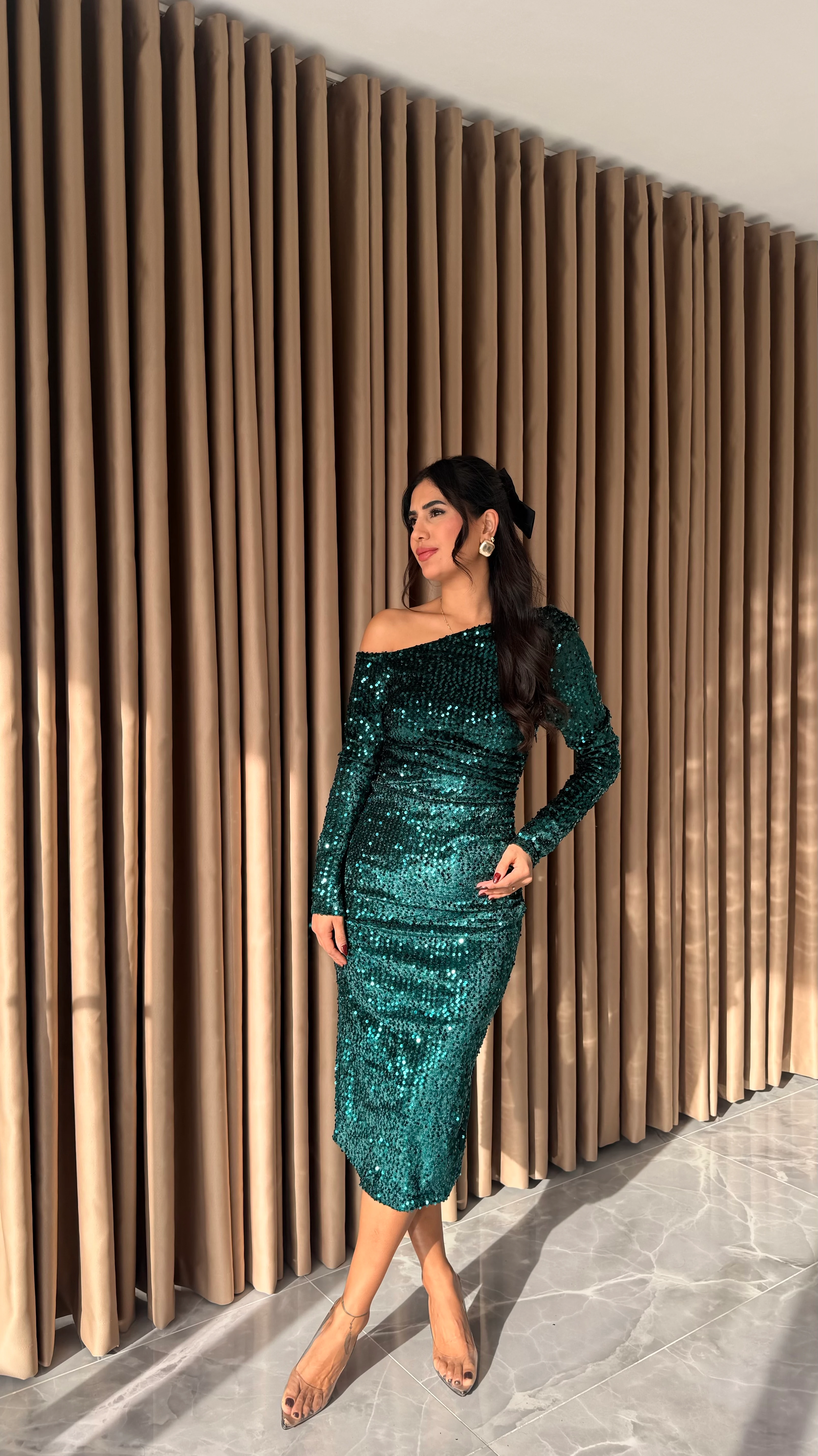 OMUZ DETAYLI YEŞİL MİDİ ELBİSE