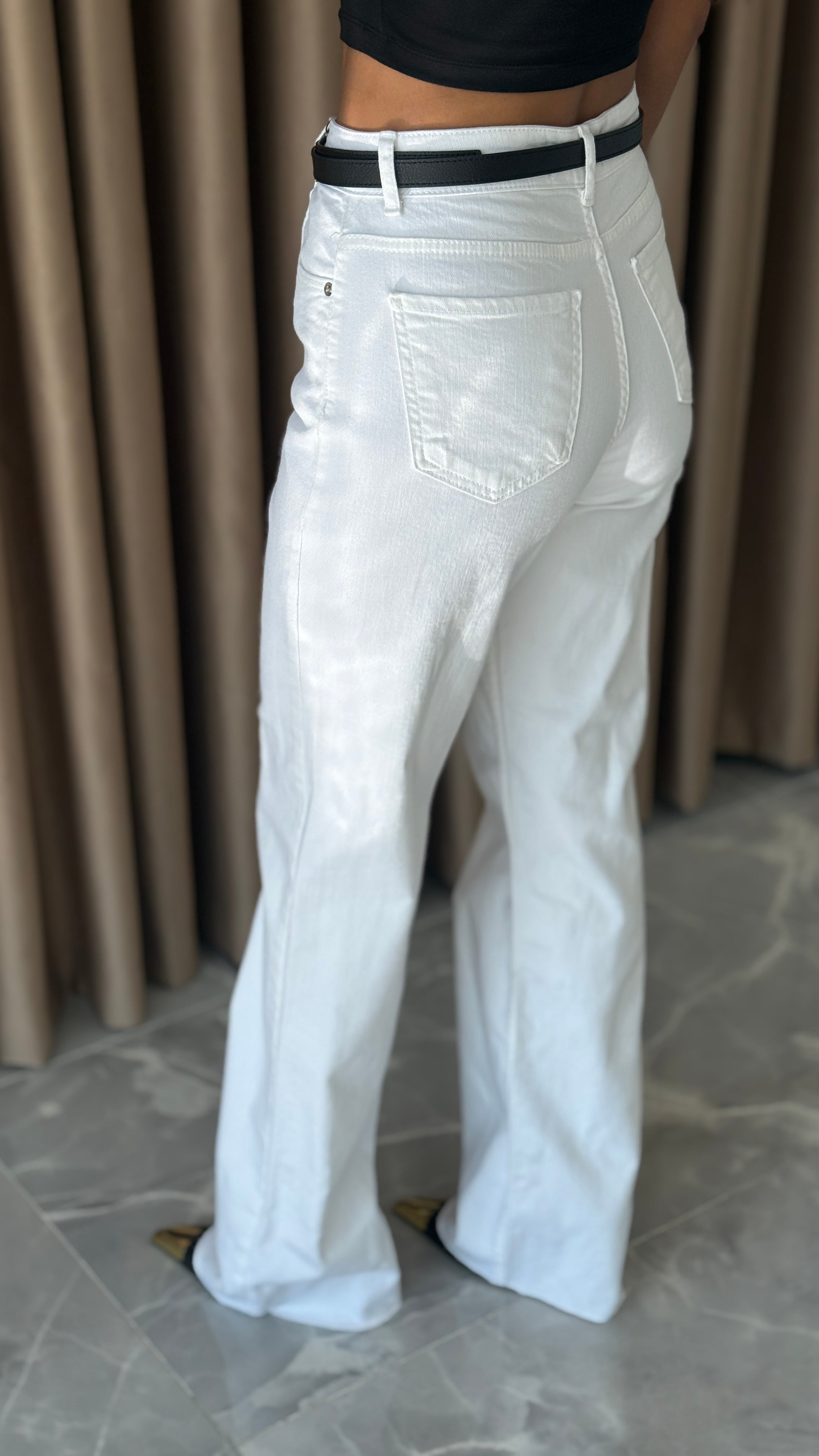 Ekru Straight Jean