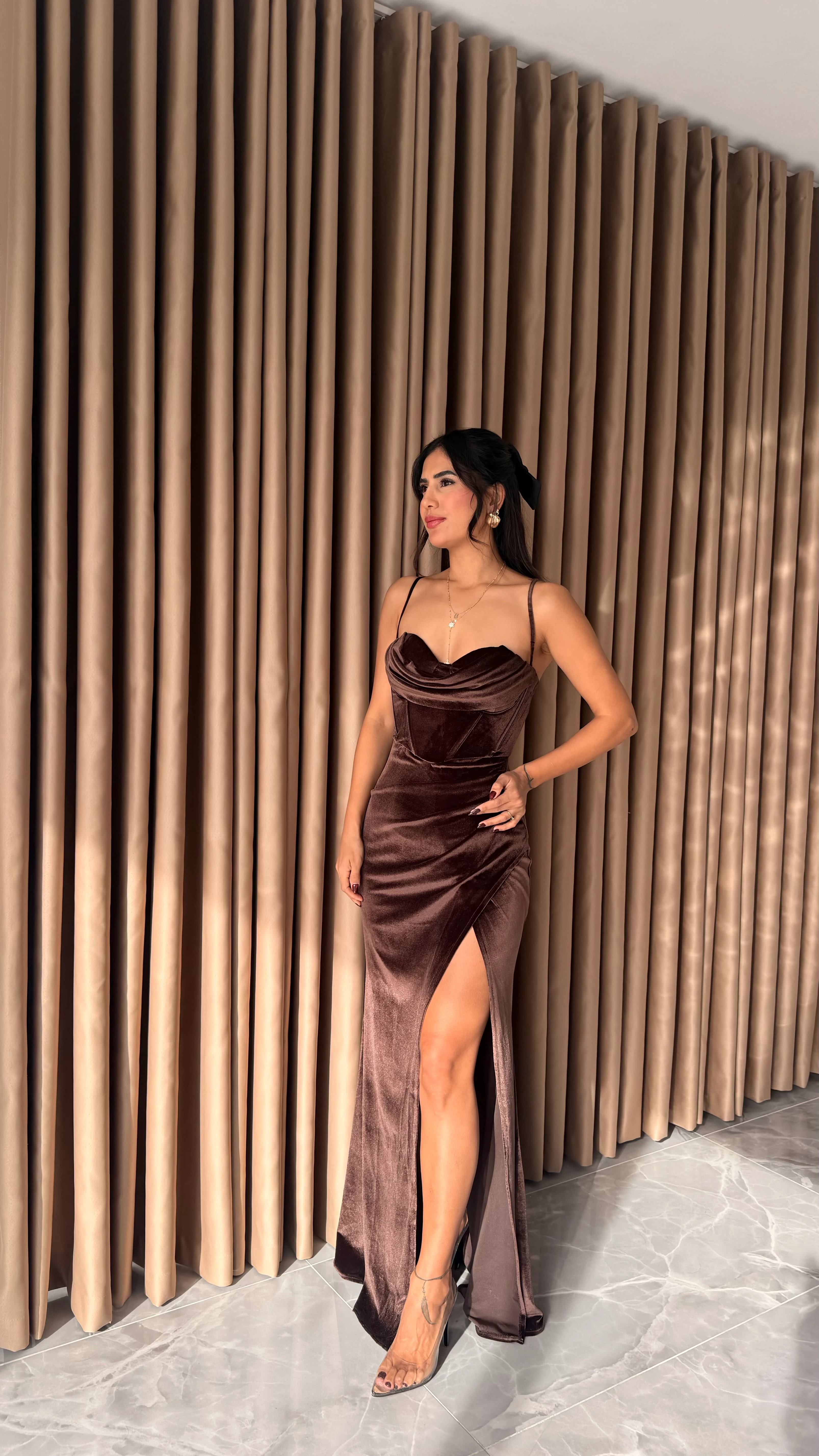 Kadife Derin Yırtmaçlı Elbise