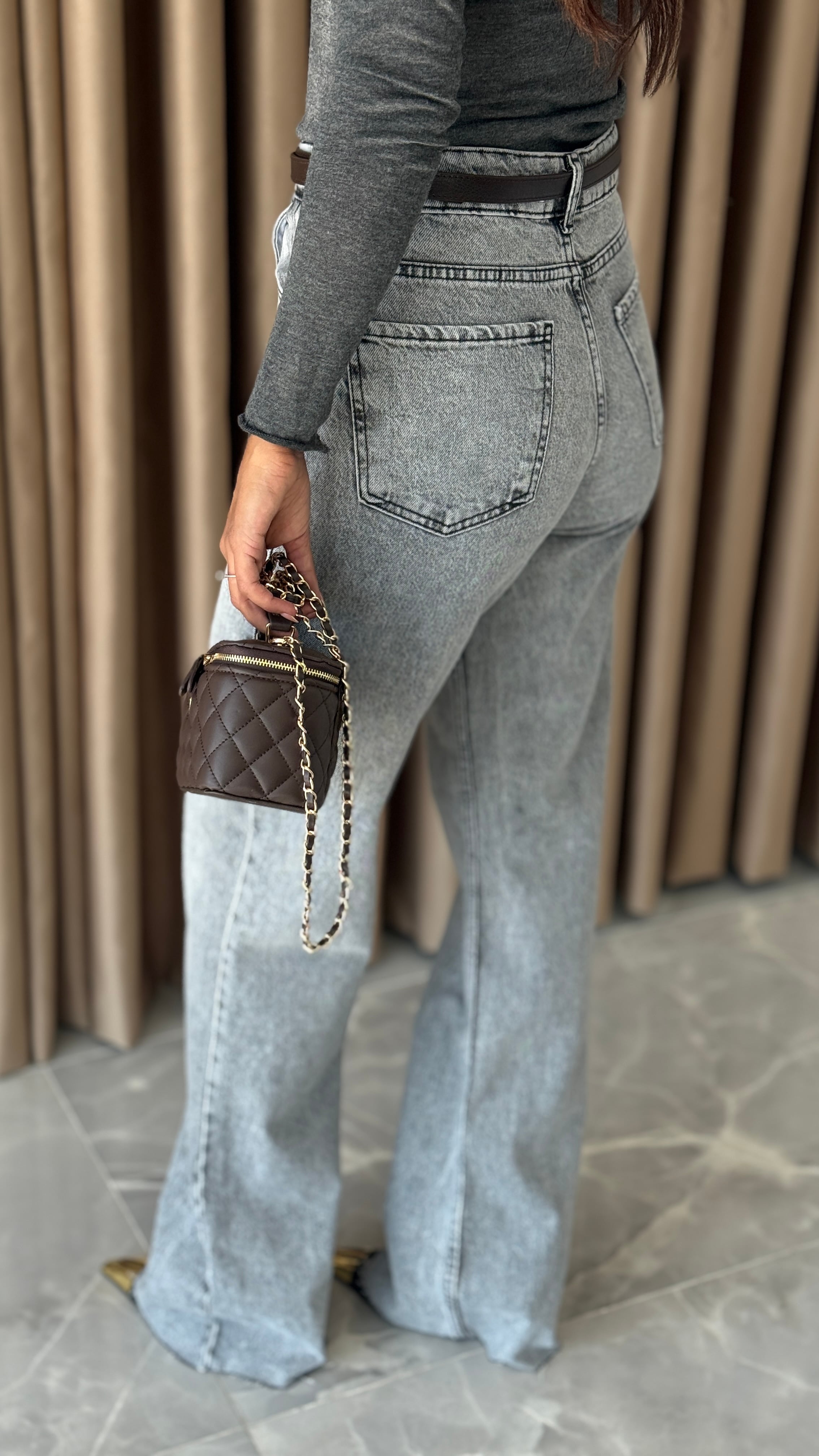 Gri Yıkamalı Straight Jean 044