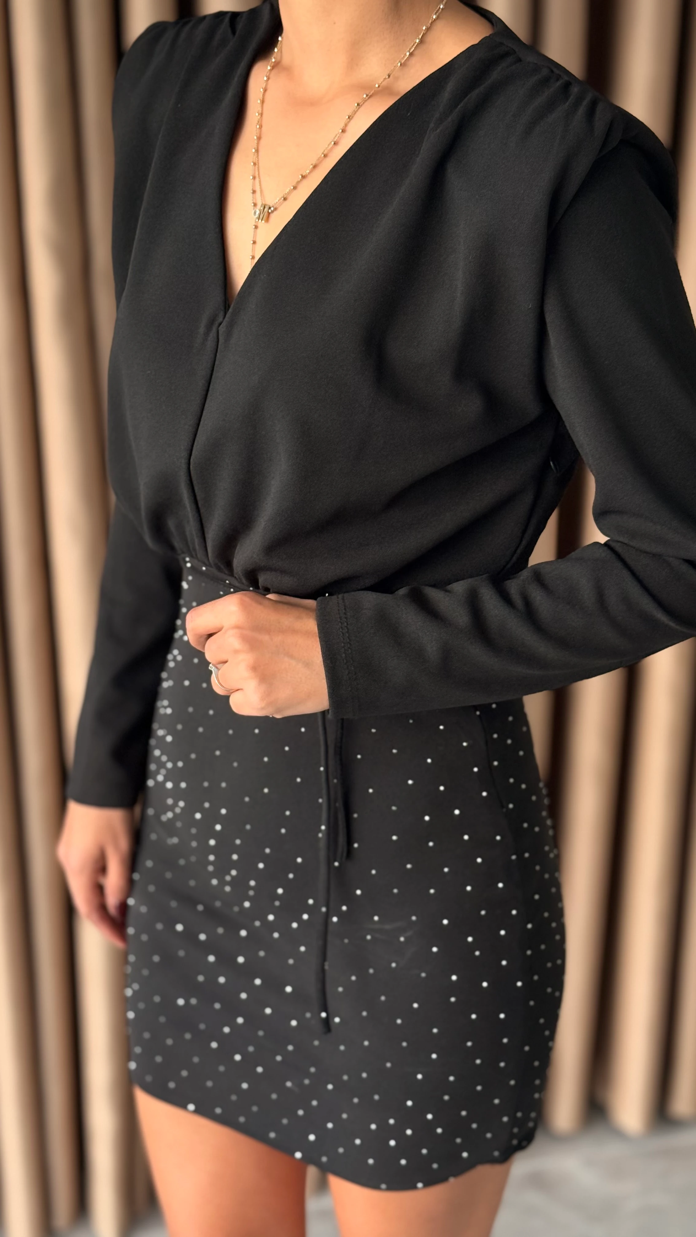 Eteği Pullu Kısa Elbise