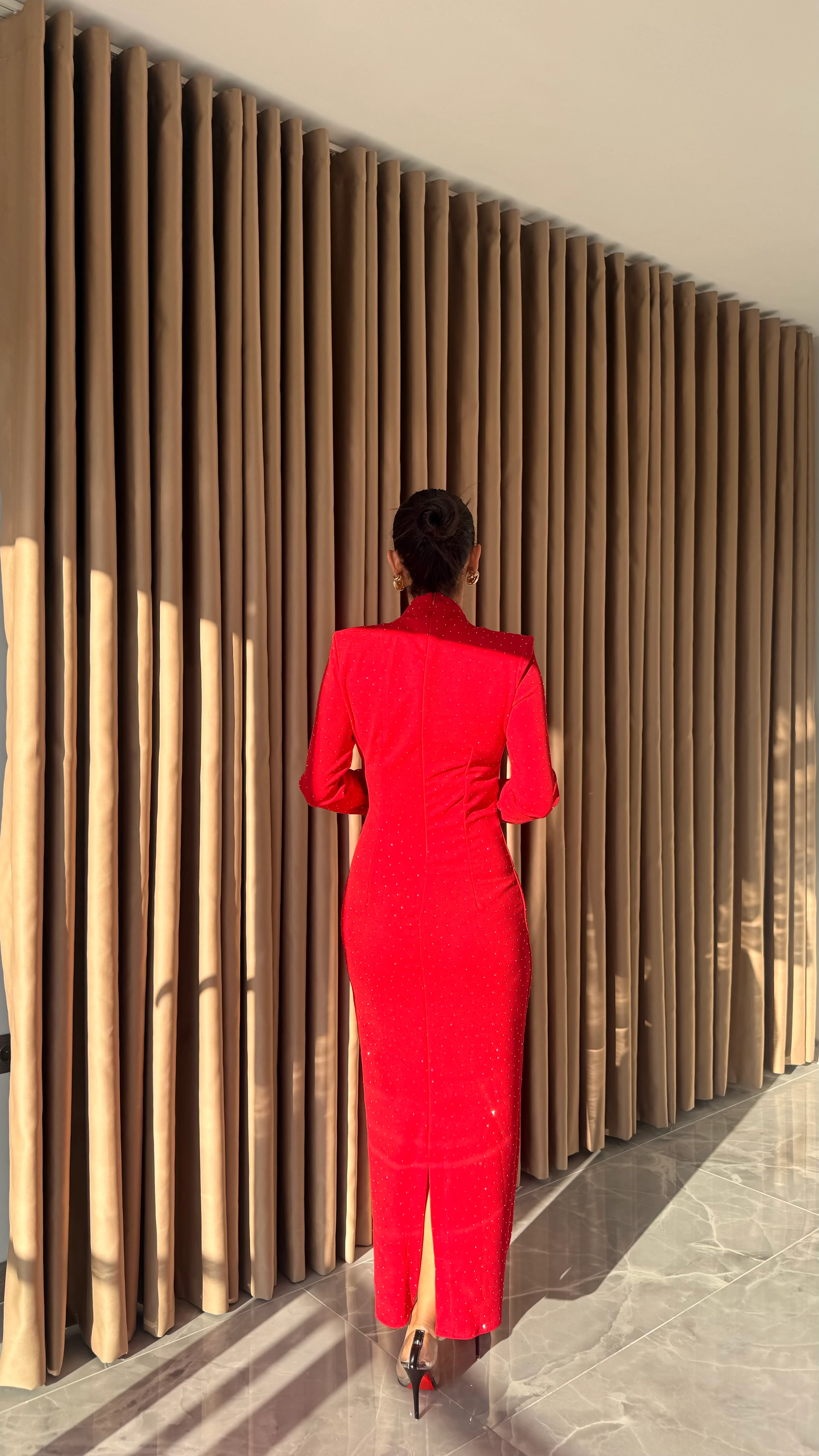 Pullu Dik Yaka Yanı Taşlı Elbise