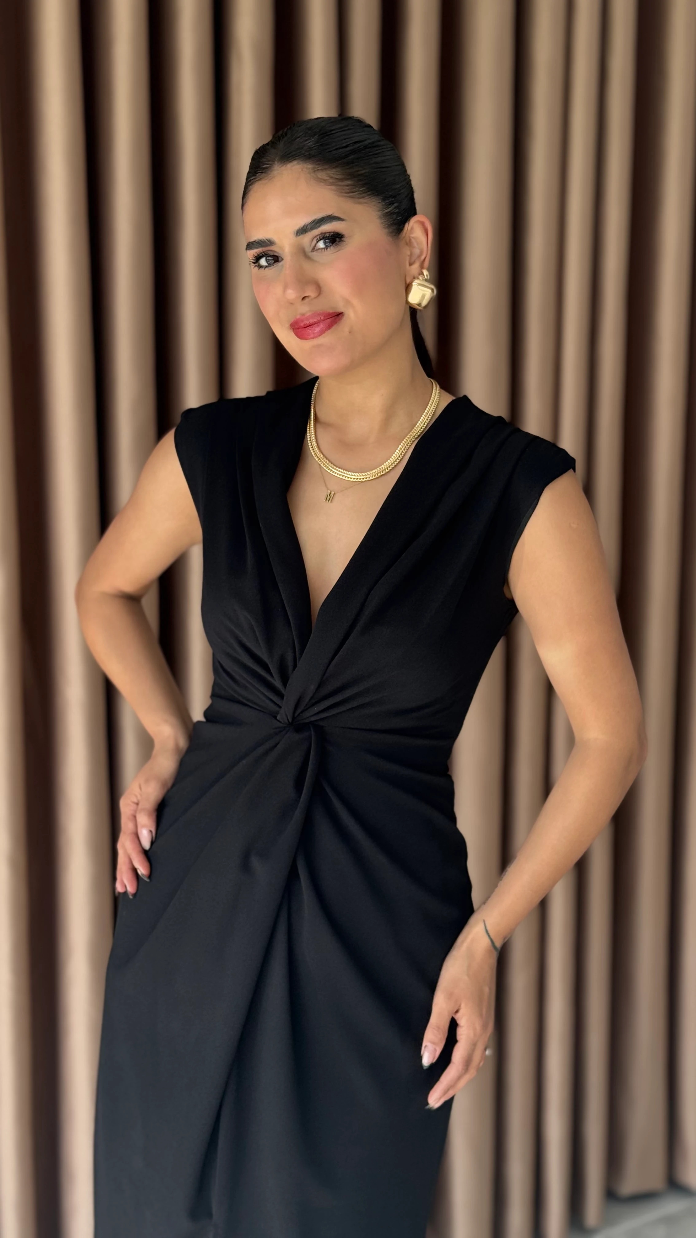 SİYAH SIFIR KOL ÖNÜ DÜĞÜMLÜ MİDİ ELBİSE