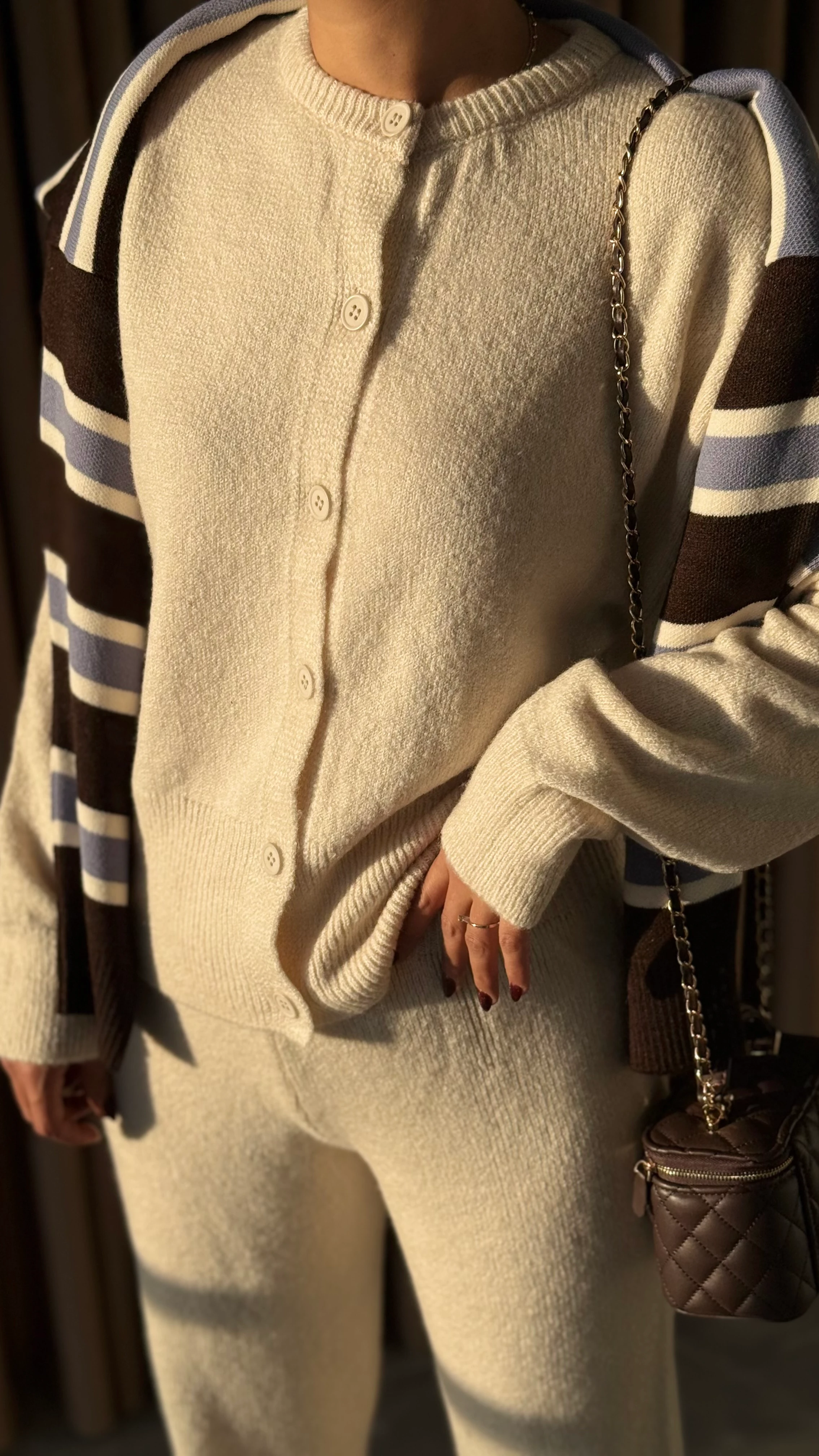 Krem Düğmeli Triko Takım